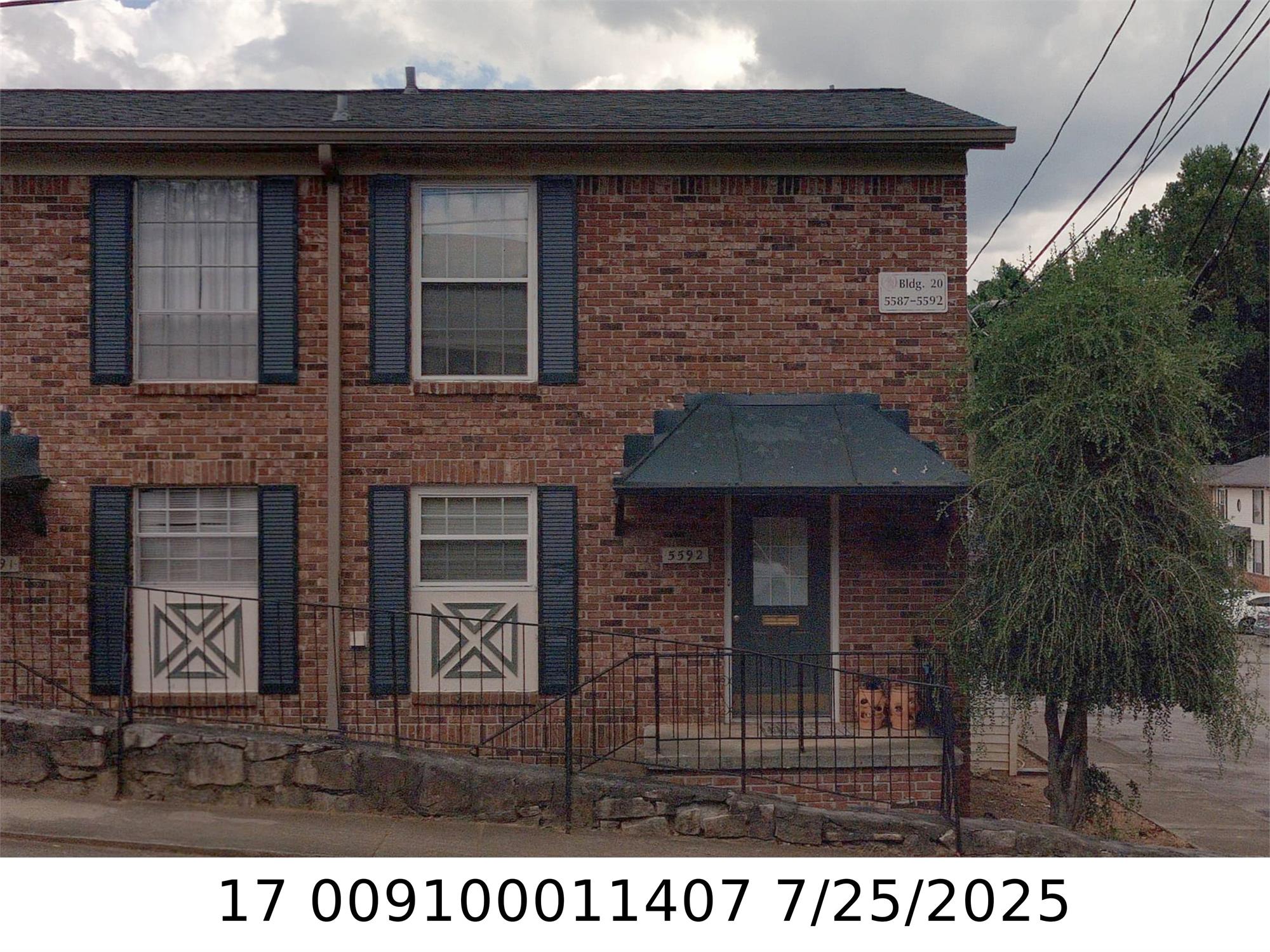 5580 Kingsport Dr, Atlanta, GA 30342