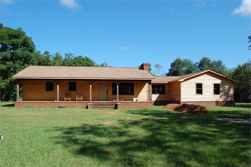 703 Grovania Rd, Hawkinsville, GA 31036-9624