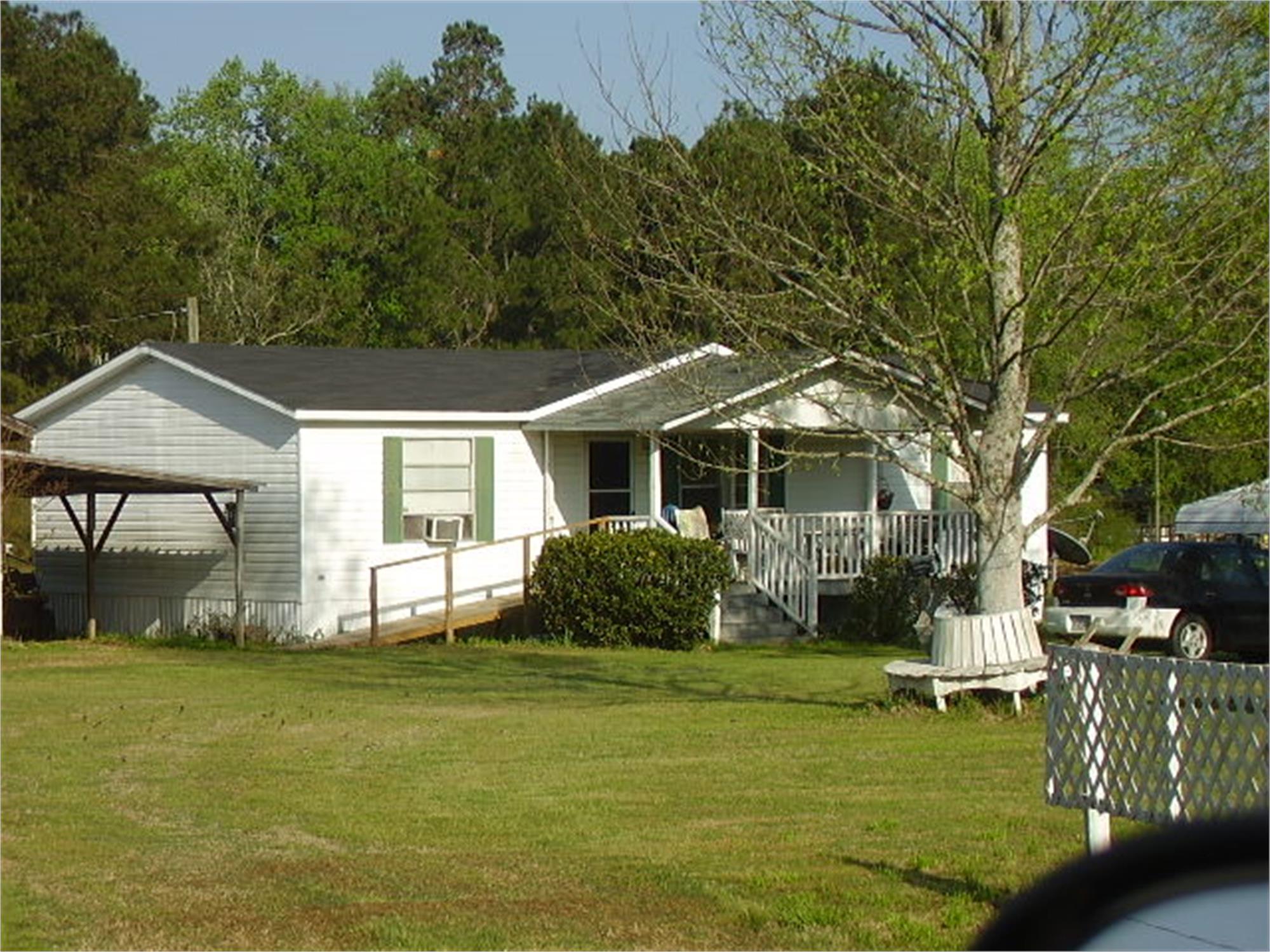61 Amber Drive, Ray City, GA 31645