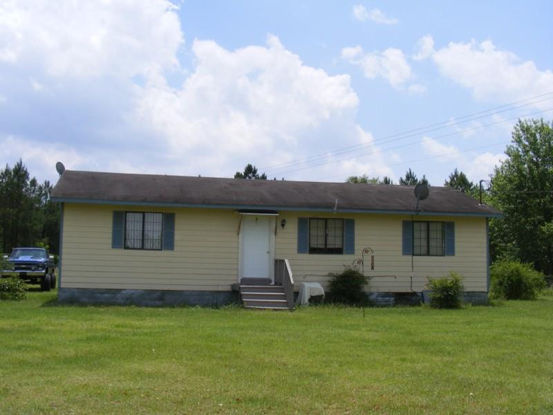 318 Pw Clifton Rd, Brooklet, GA 30415-6023