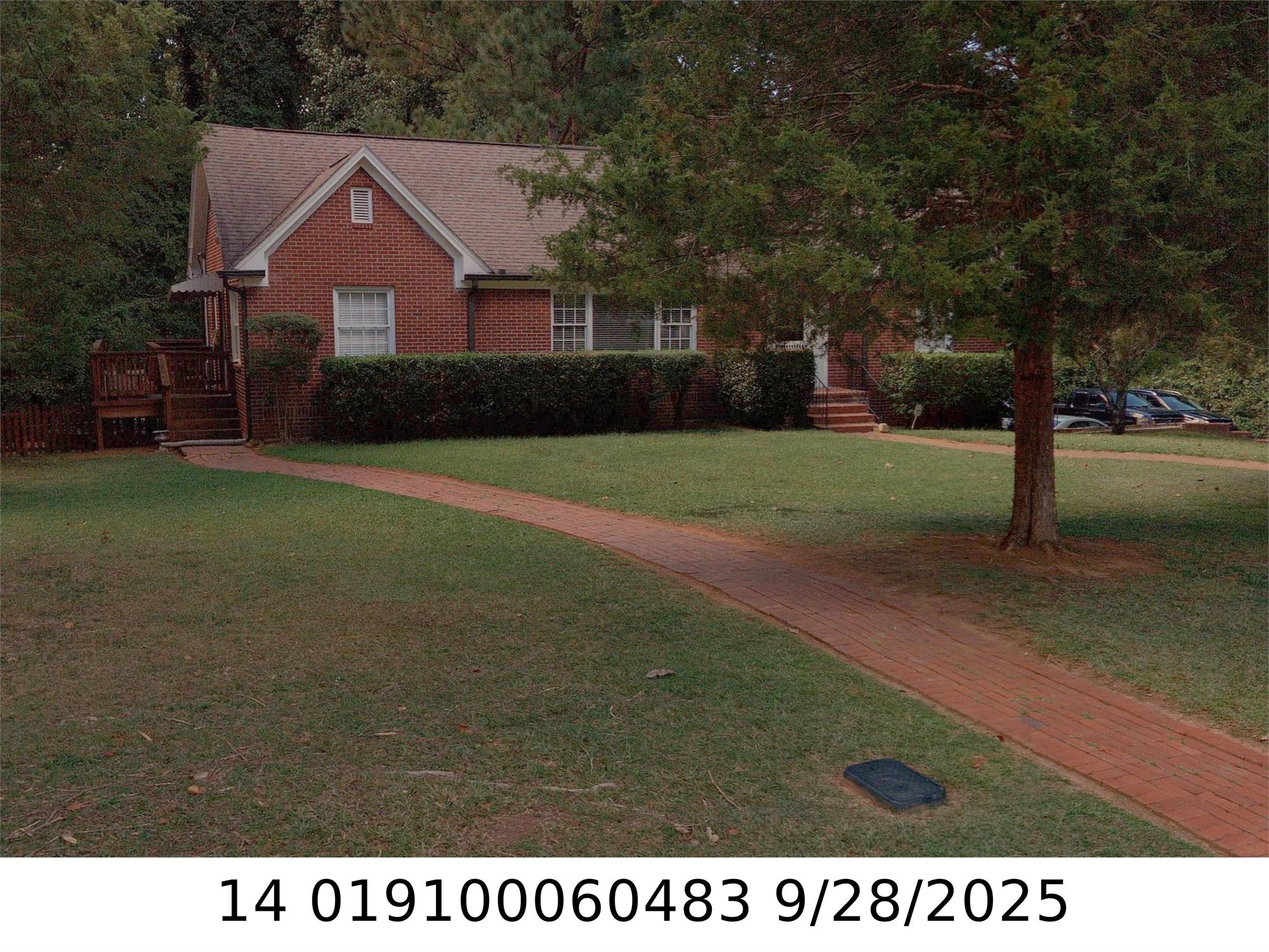 3477 Parkview Dr, Atlanta, GA 30337-1632