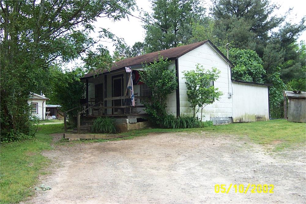168 Yearwood St, Toccoa, GA 30577-3632