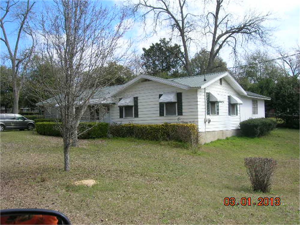 122 Wynn St, Cusseta, GA 31805-3736