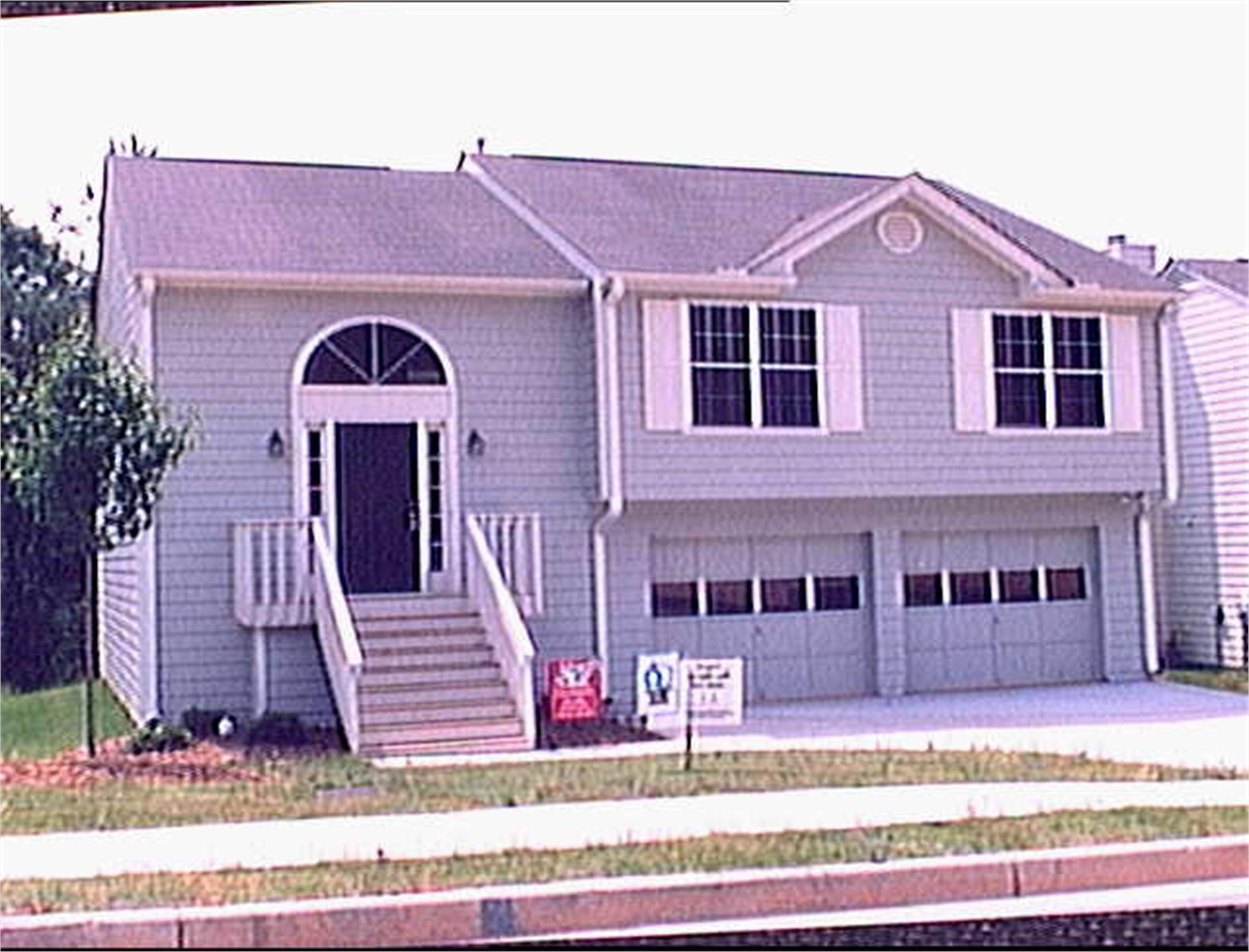 1930 Glynmoore Dr, Lawrenceville, GA 30043-5627