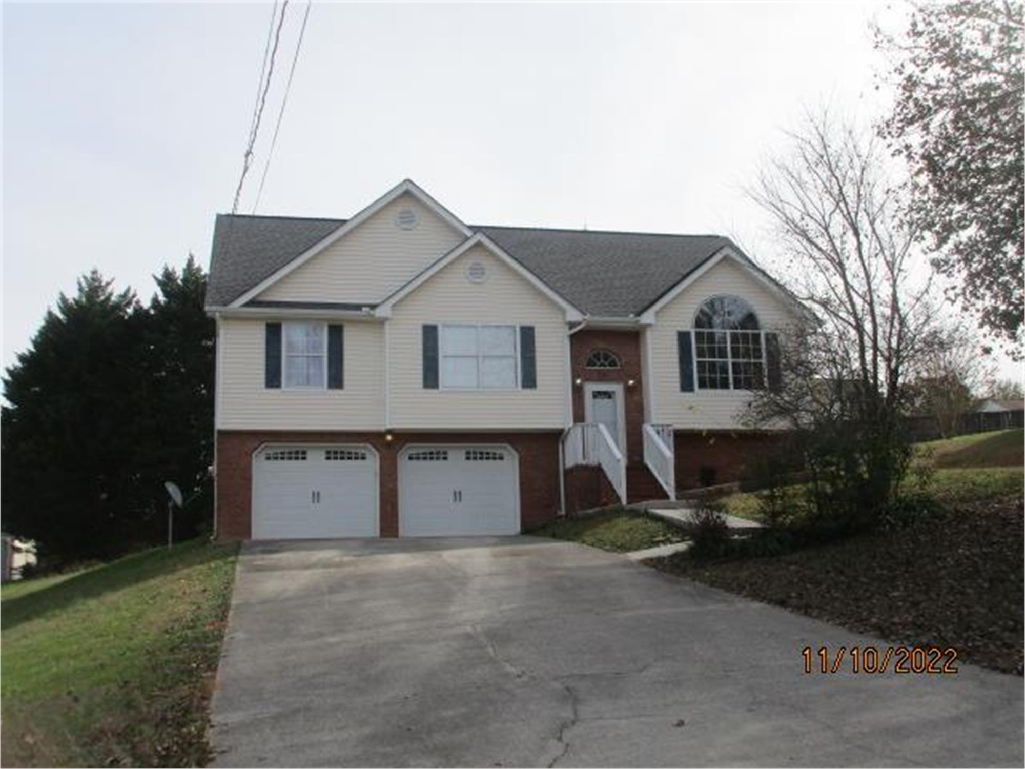 720 Debbie Ln, Ringgold, GA 30736-5561