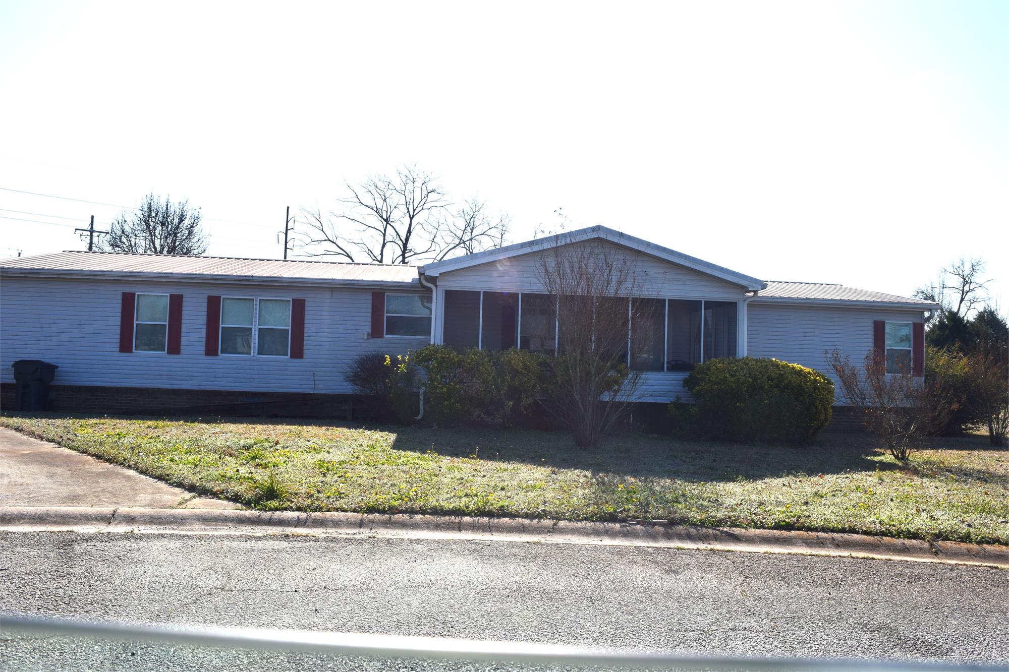 110 Centennial Dr, Byron, GA 31008-3706