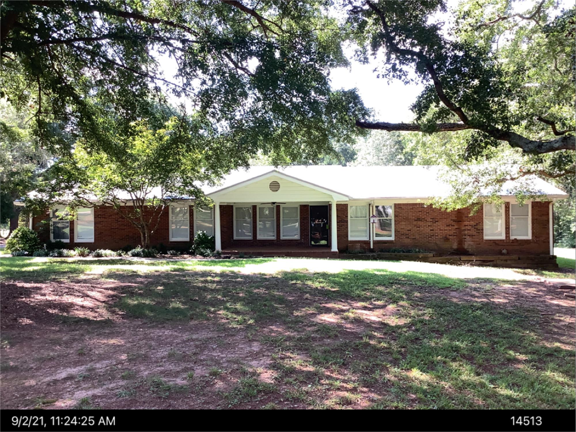 308 Horseshoe Bend Cir, Griffin, GA 30223-8411