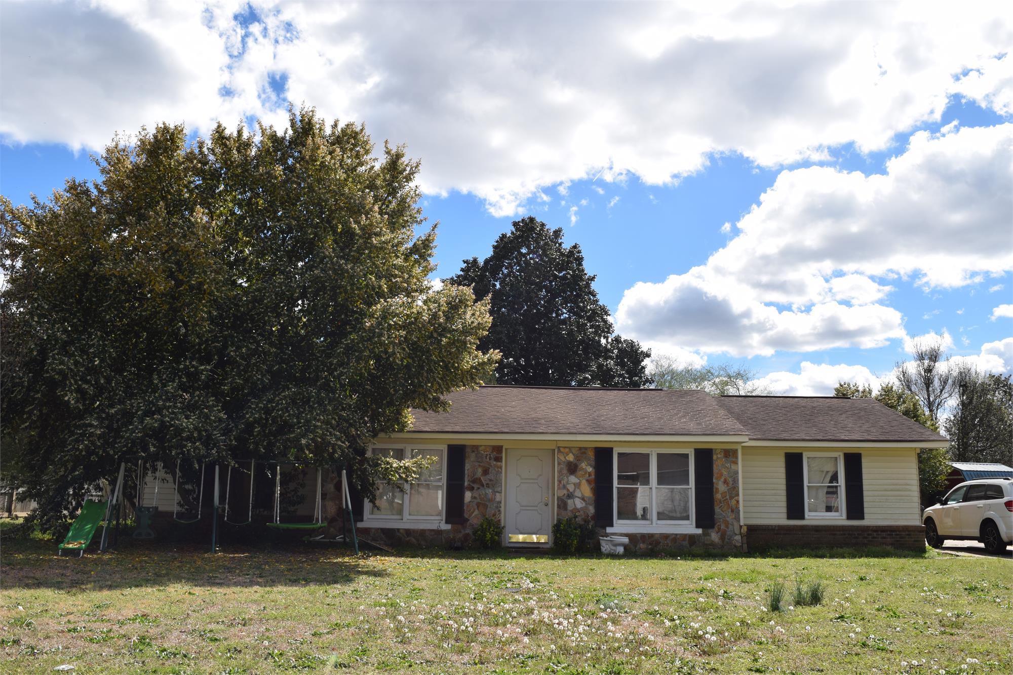108 Wimbish Ln, Bonaire, GA 31005-3046
