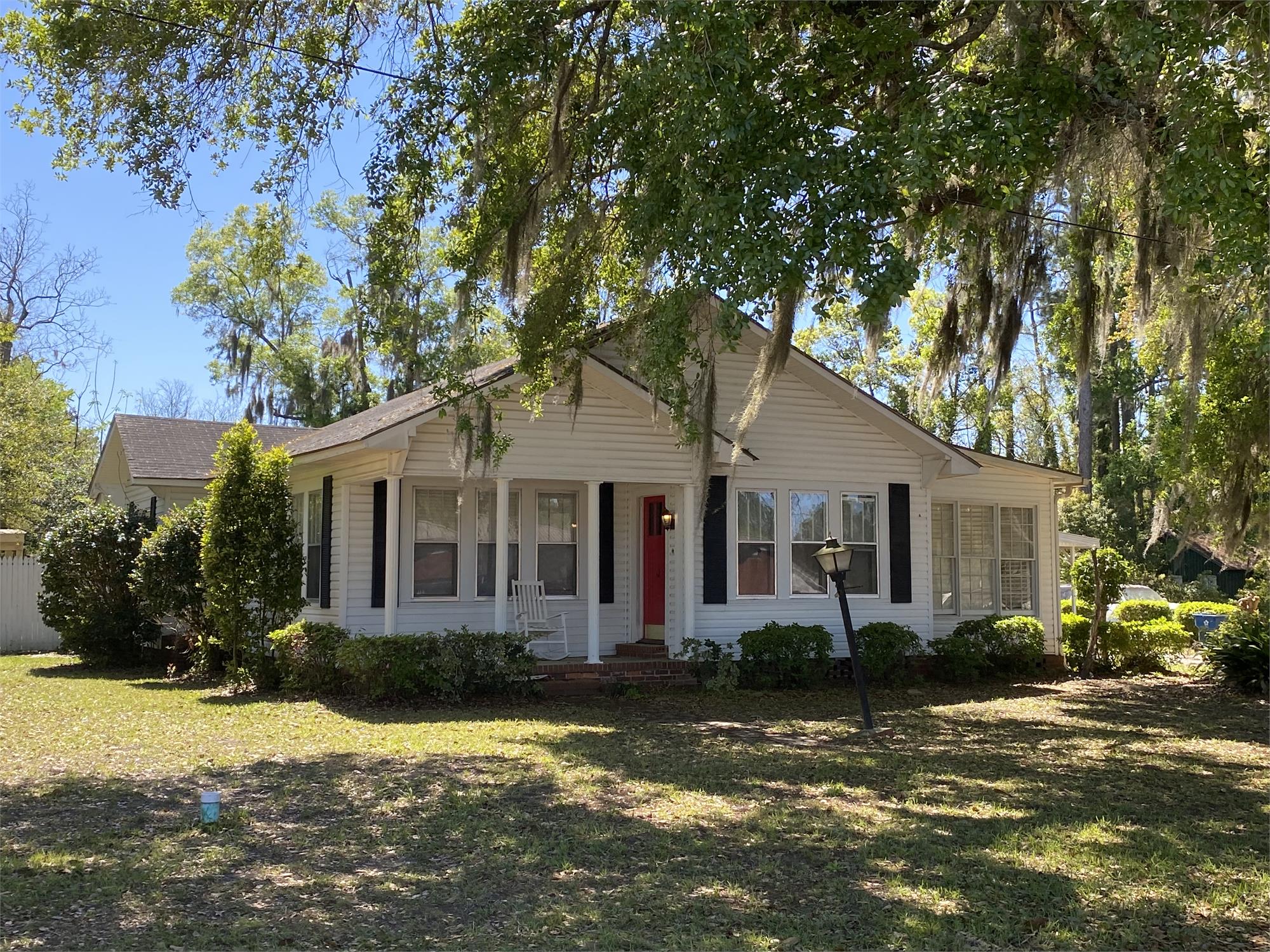 271 W Plant Ave, Homerville, GA 31634-3106