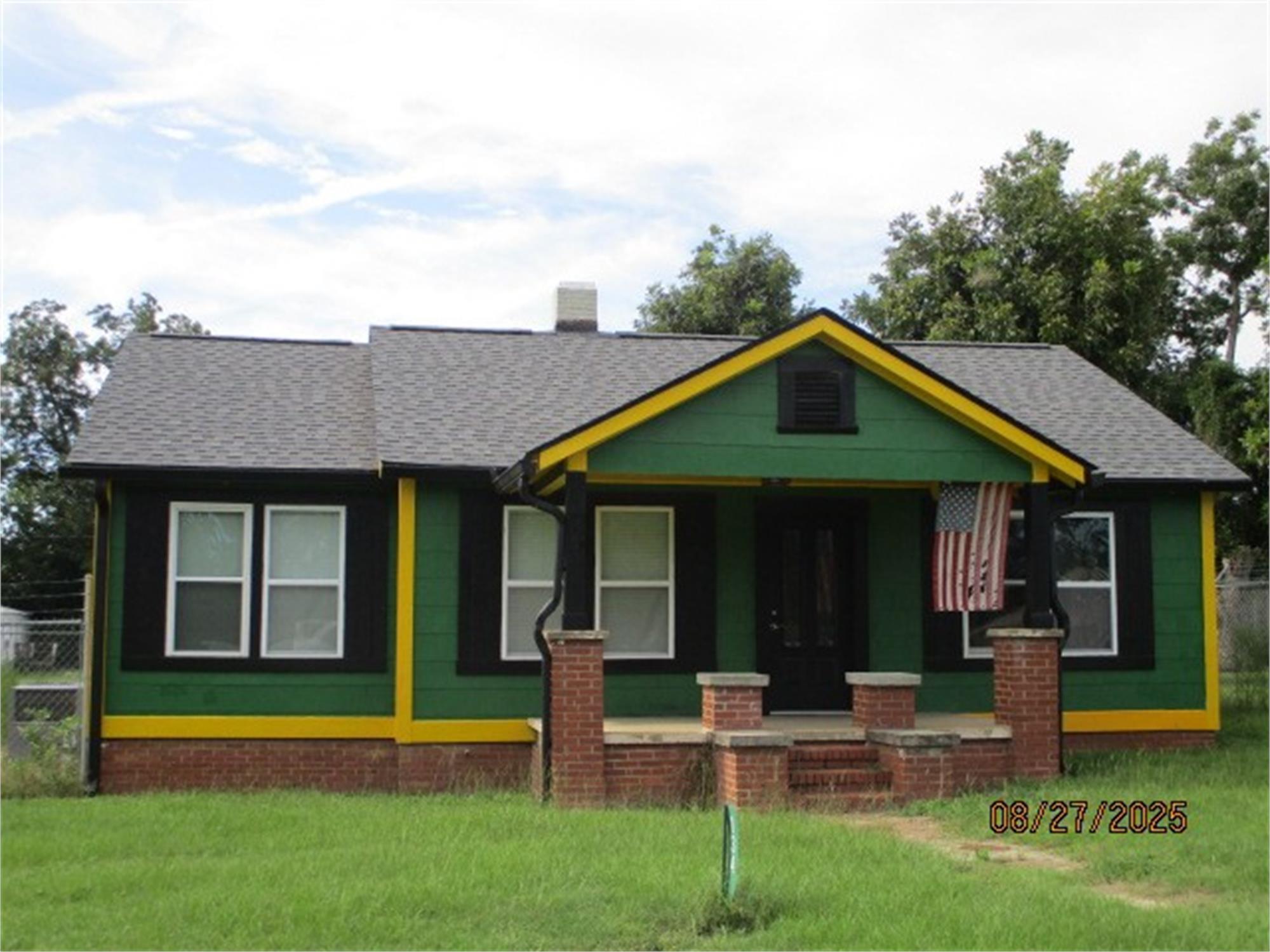 134 Spring St, Wrightsville, GA 31096-2402
