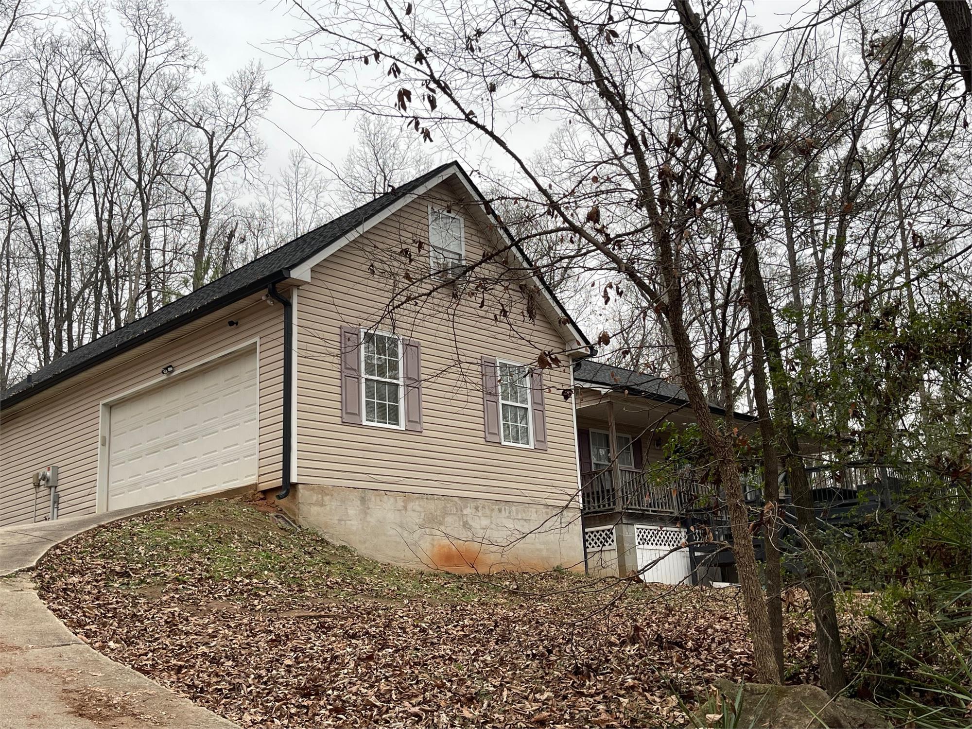 1331 Pickett Bridge Rd, Covington, GA 30016-5668