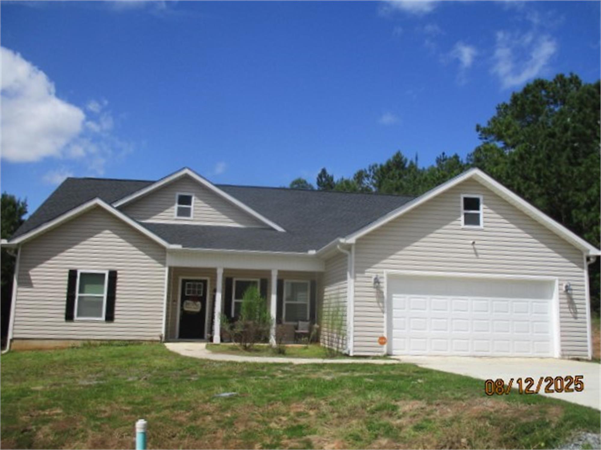 724 Cole Dr, Macon, GA 31217-1340