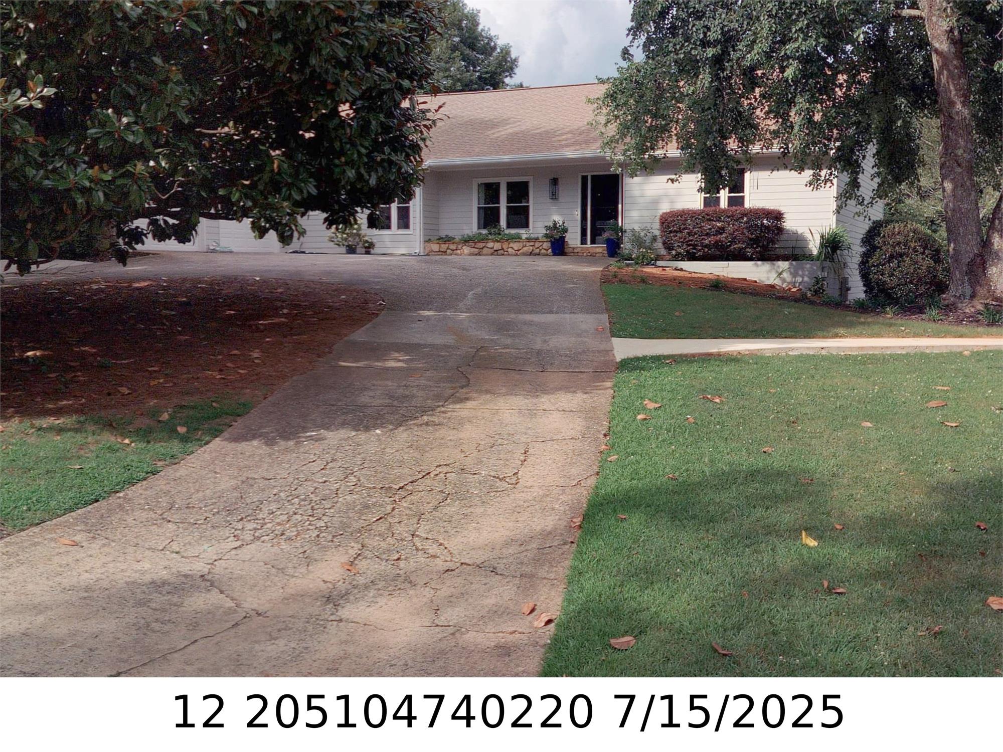 560 Saddle Creek Cir, Roswell, GA 30076-1034