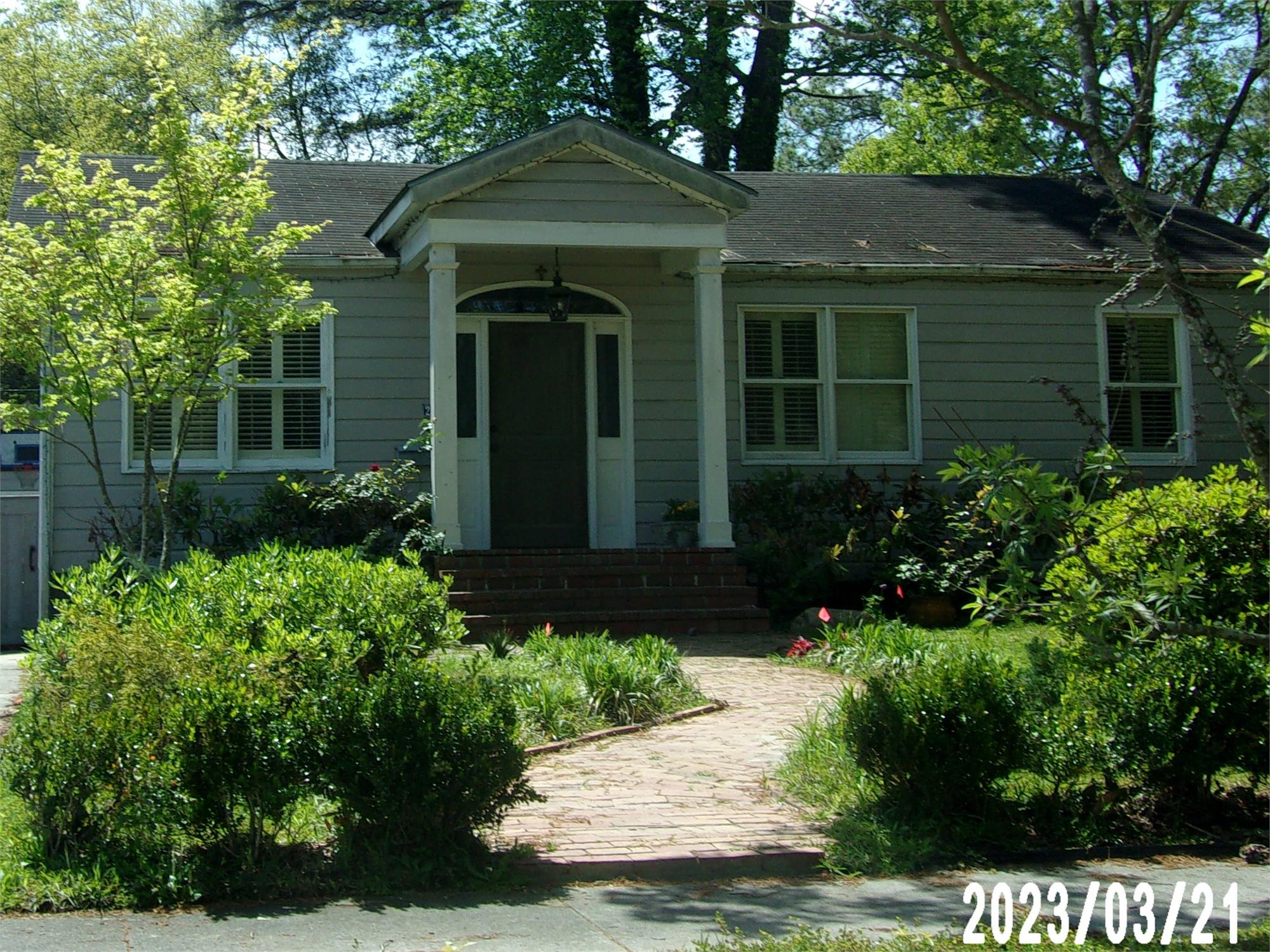 211 E 66th St, Savannah, GA 31405-5312