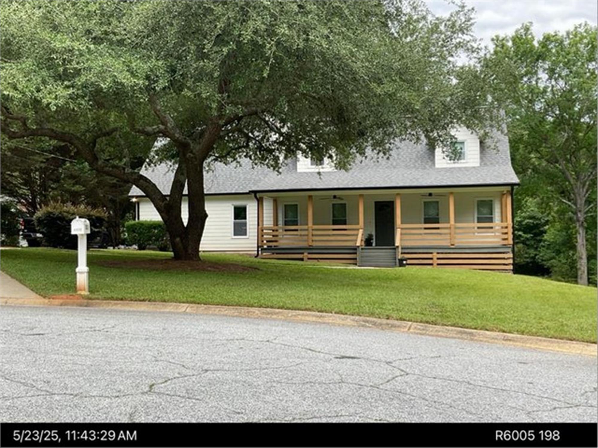 4050 S Fork Dr, Snellville, GA 30039-6499