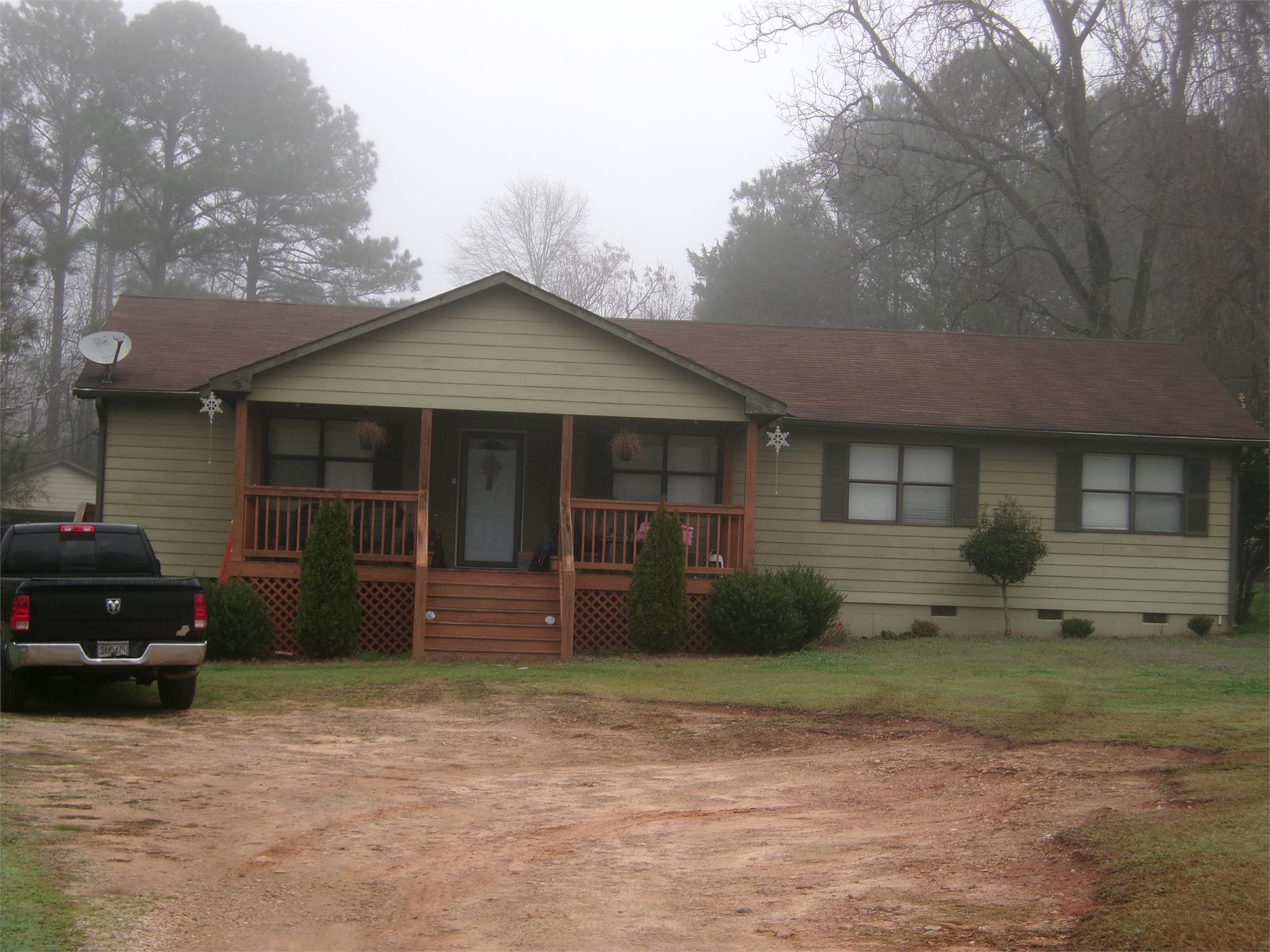 32 E Mt Zion Church Rd, Lagrange, GA 30241-8113