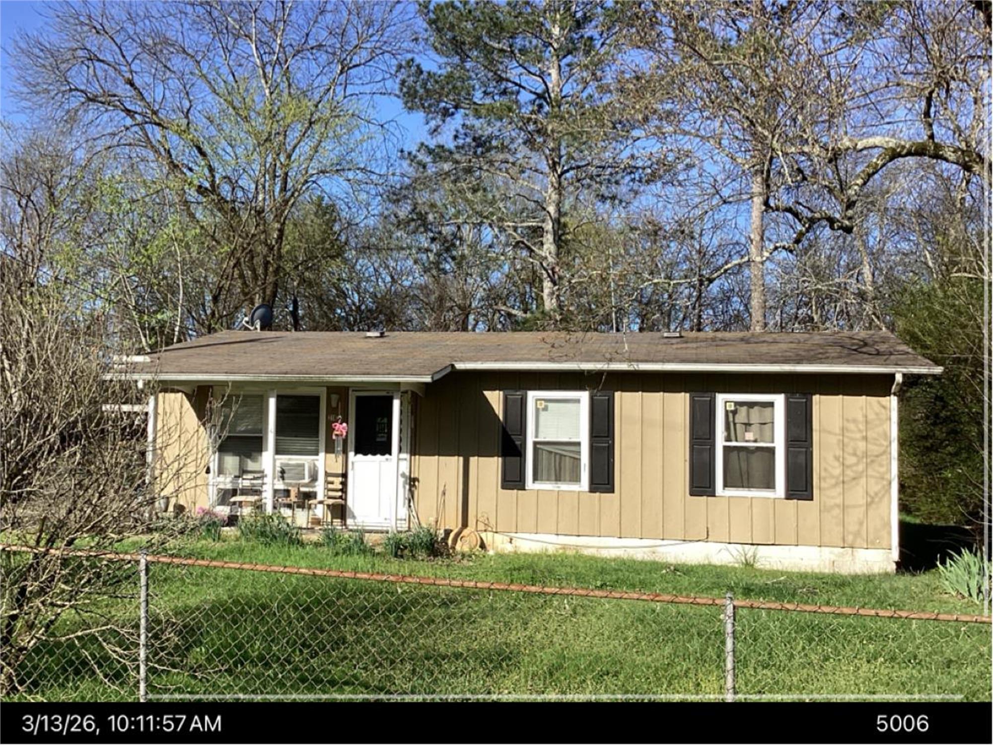 216 Robert E Lee St, Fort Oglethorpe, GA 30742-3717
