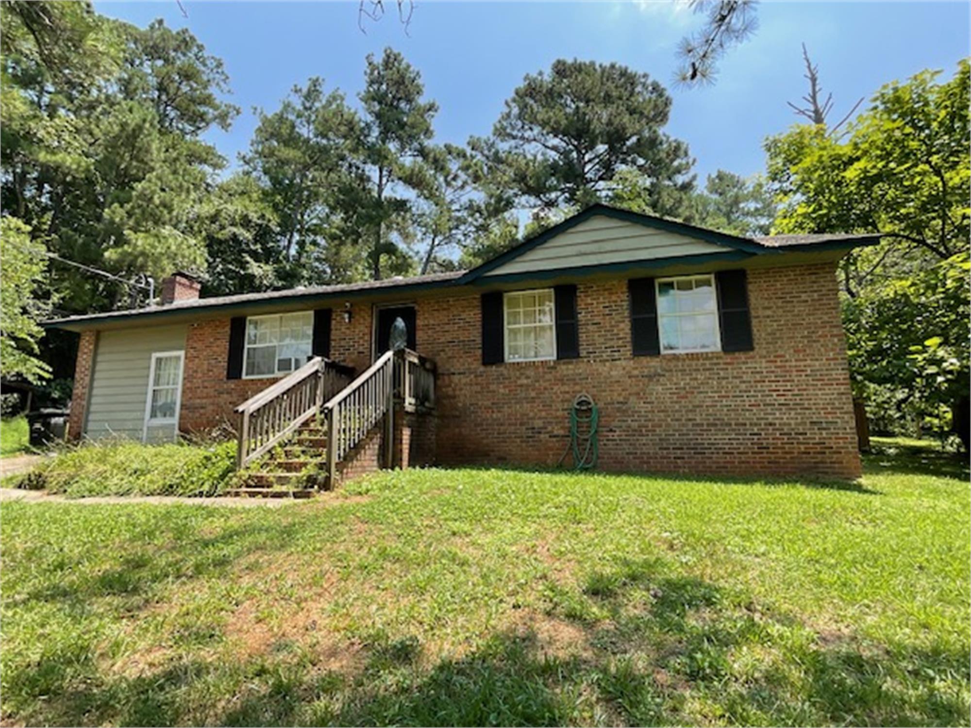 1356 Pine Hill Dr, Elberton, GA 30635-1220