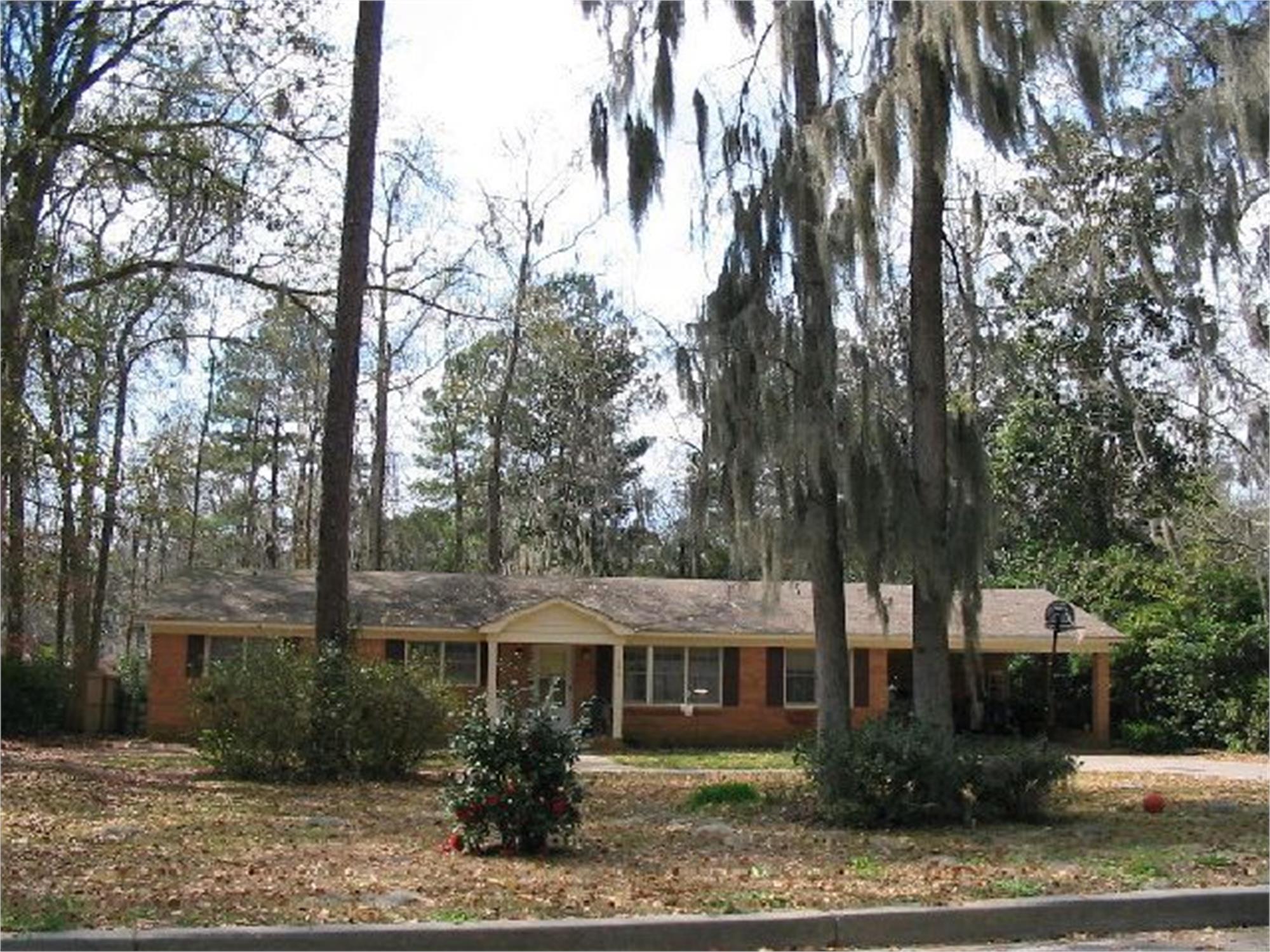 1300 Lakeview Dr, Valdosta, GA 31602-2316