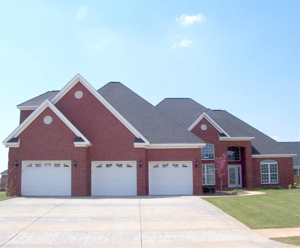 110 Carrington Ln, Byron, GA 31008-3828