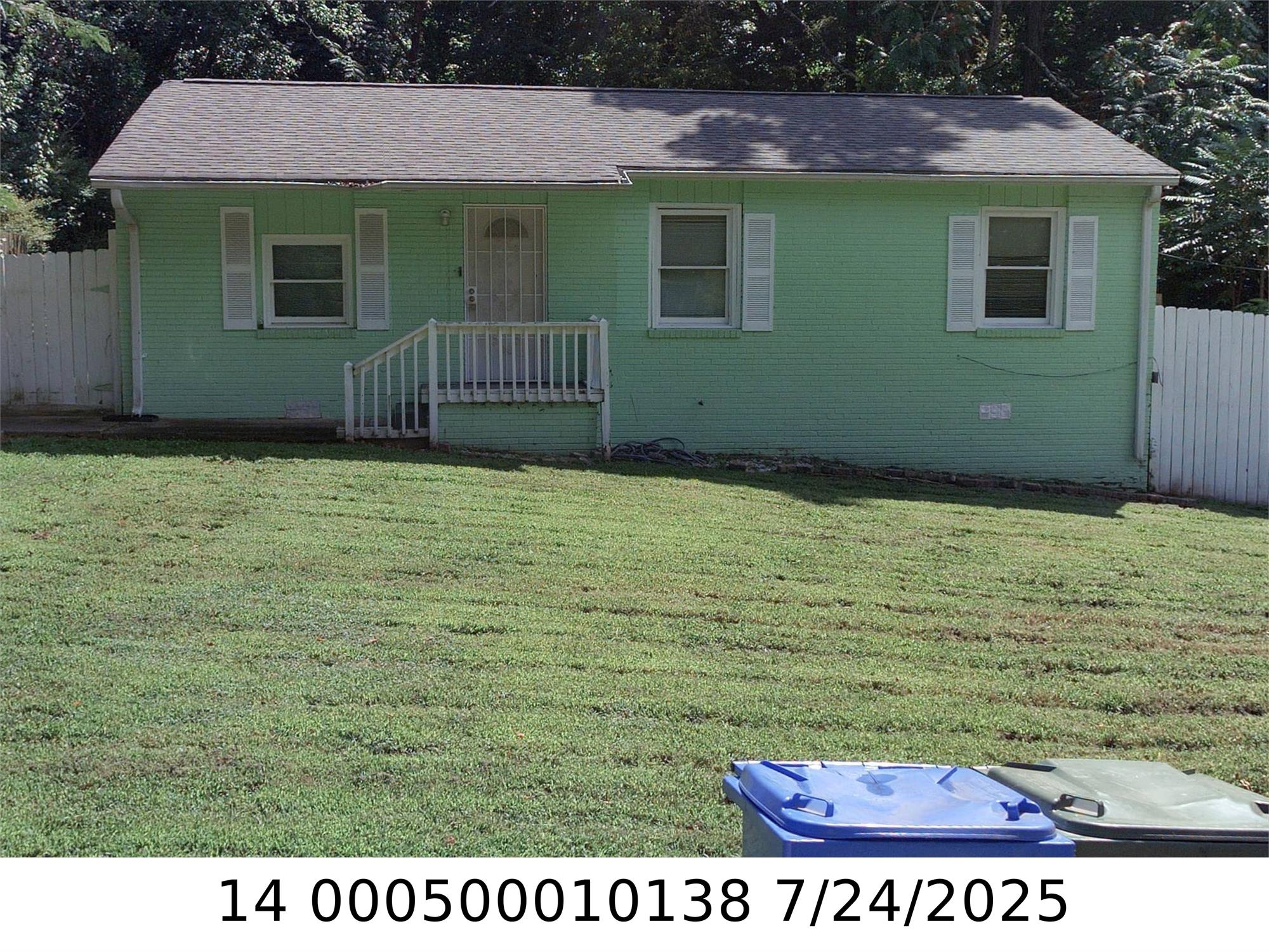1045 Rebel Forest Dr Se, Atlanta, GA 30315-8622