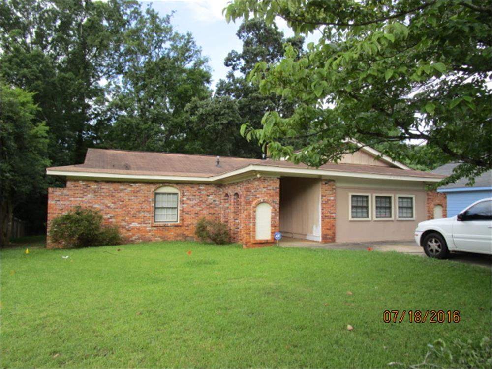 4053 W Oak Dr, Macon, GA 31210-5618