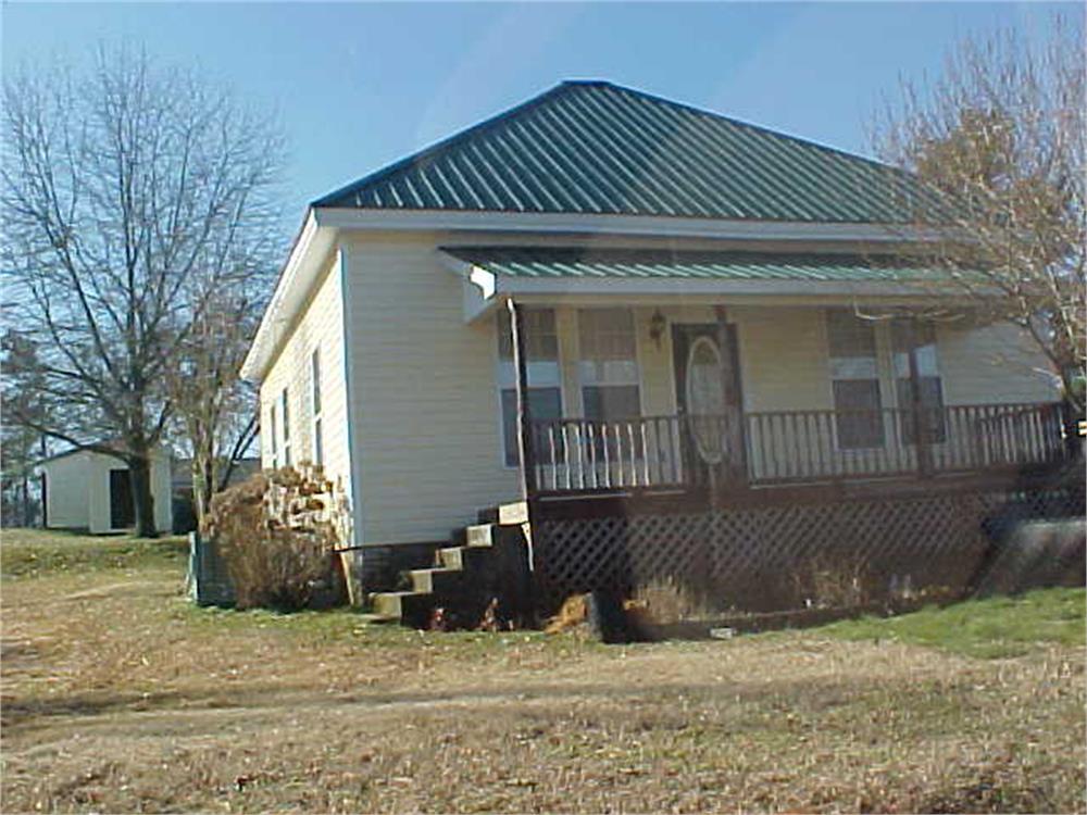 157 Peach St, Commerce, GA 30529-2233