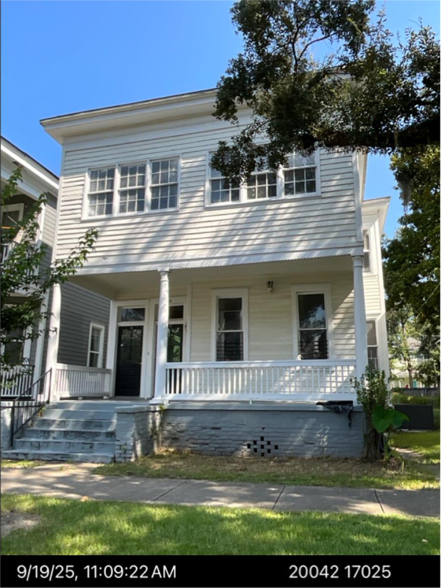 826 E Duffy St, Savannah, GA 31401-7114