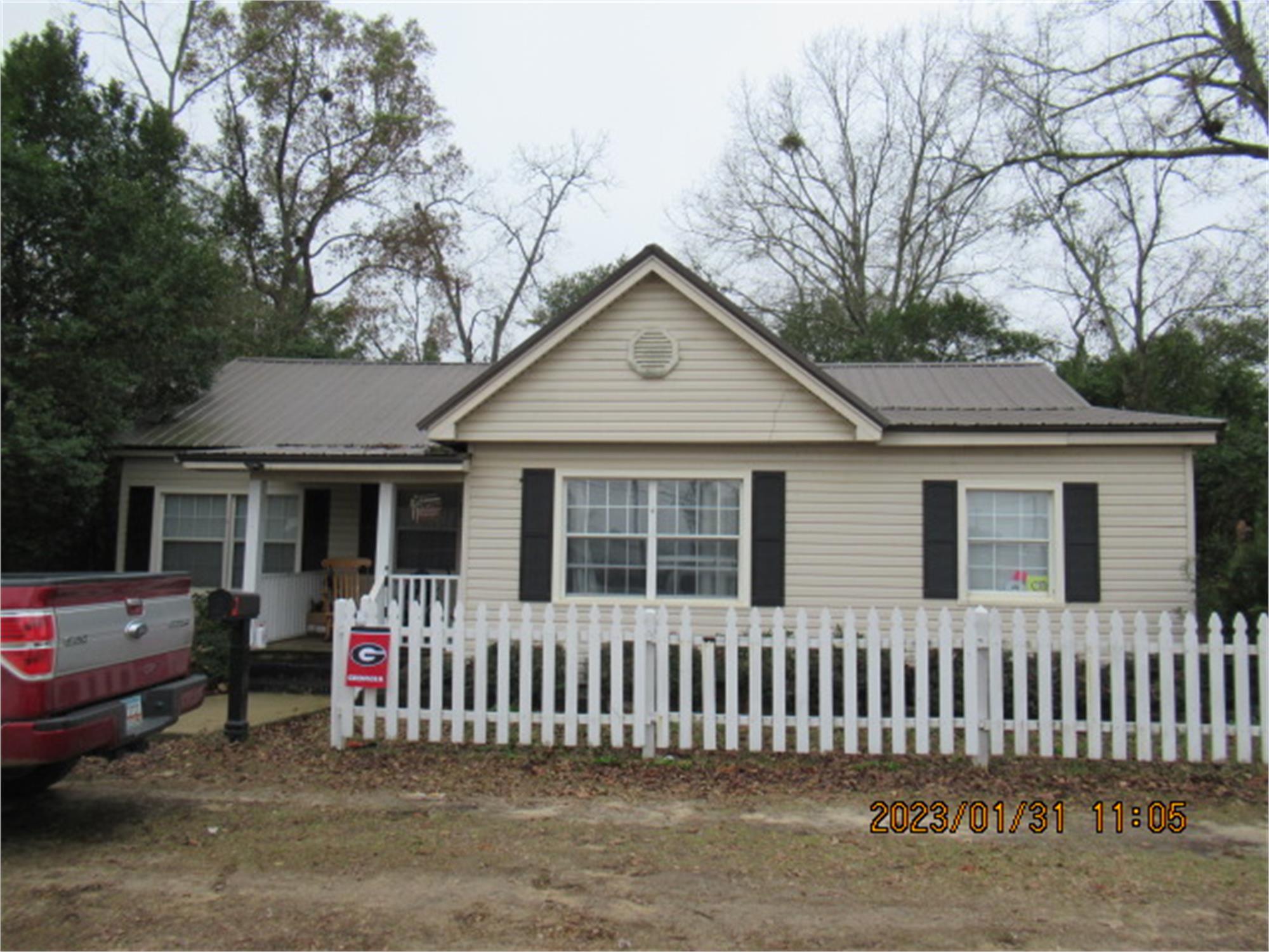 155 Park St Sw, Pelham, GA 31779-2169