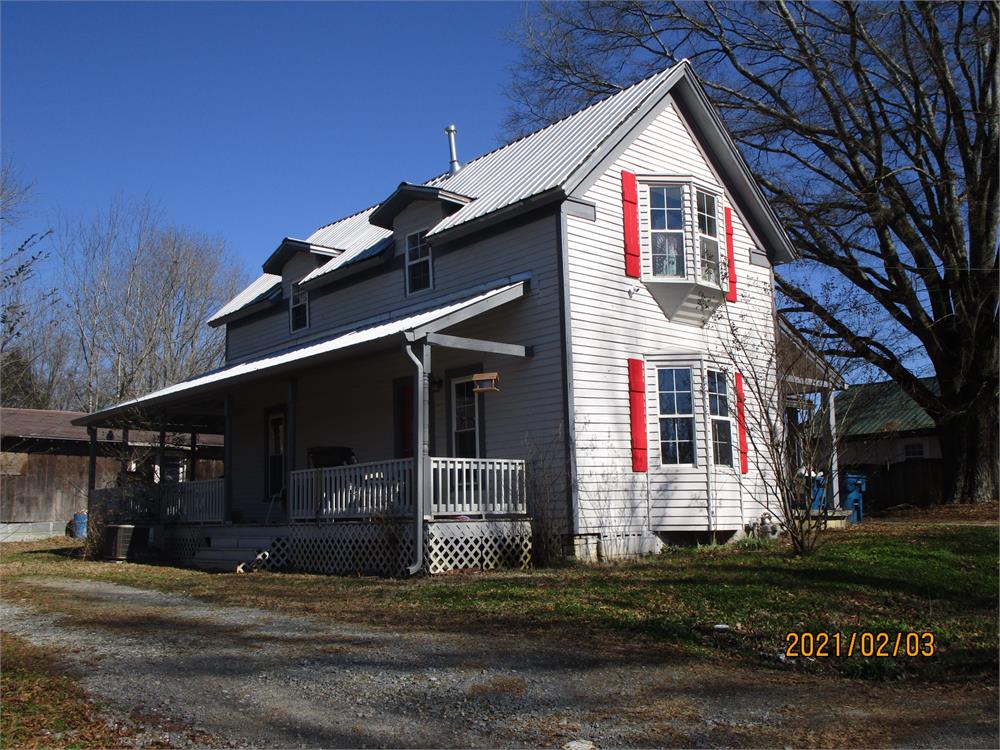 114 Wilson St Nw, Adairsville, GA 30103-2824