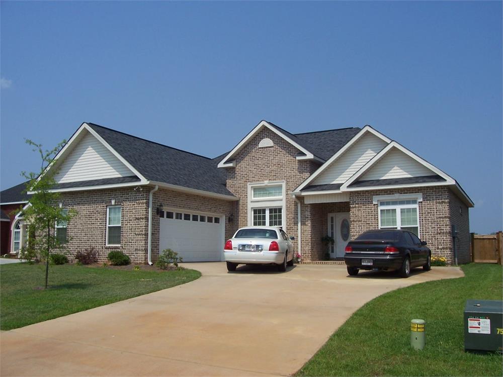 506 Manchester Ln, Byron, GA 31008-3865