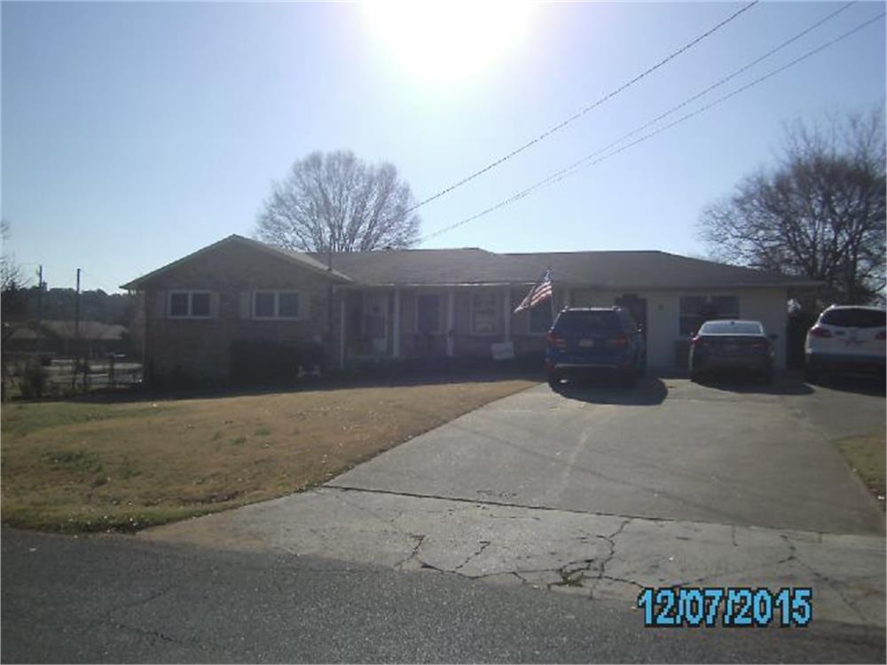 2 Terry Ln, Cartersville, GA 30121-1946