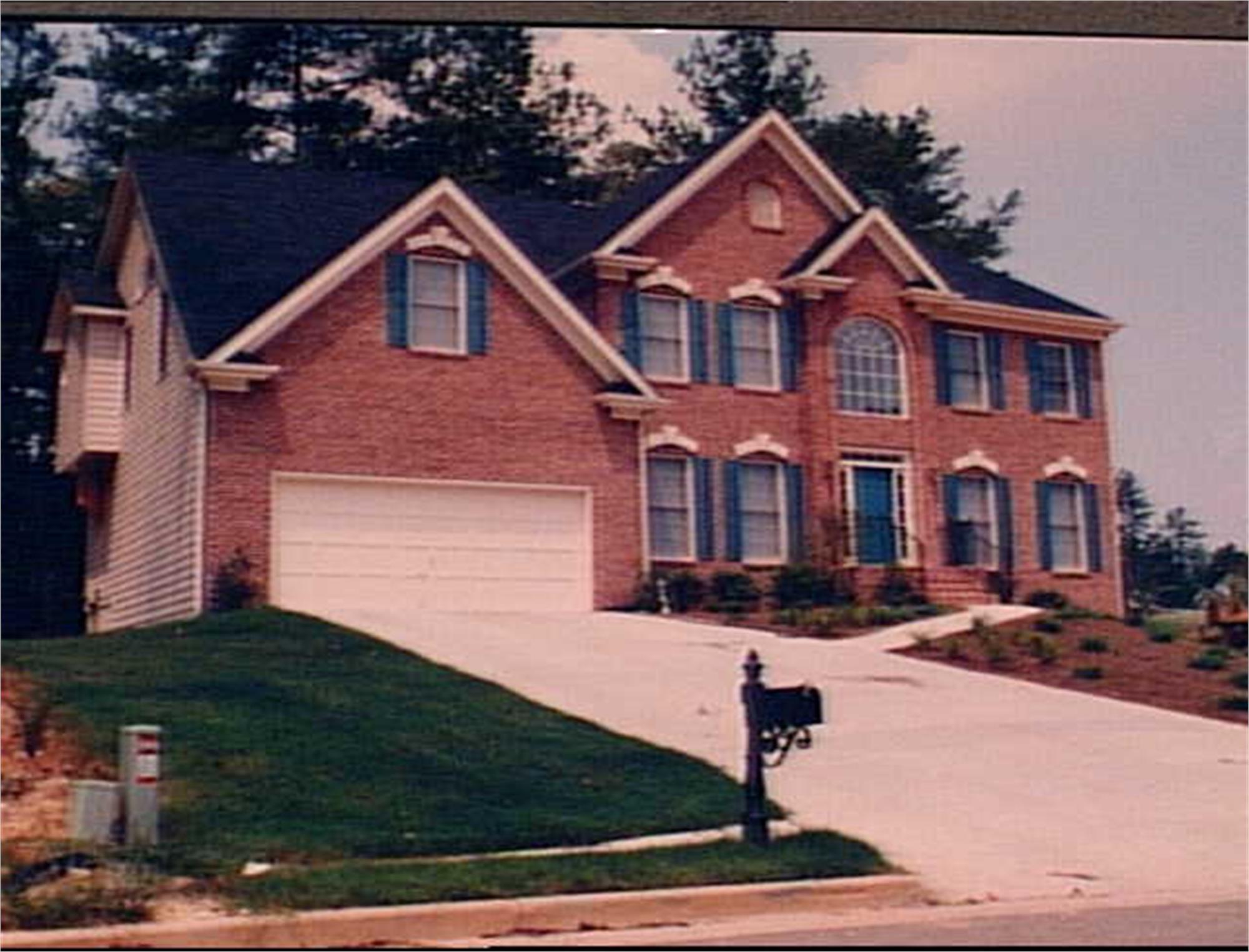 1015 Rowe Oak Cir Nw, Lawrenceville, GA 30043