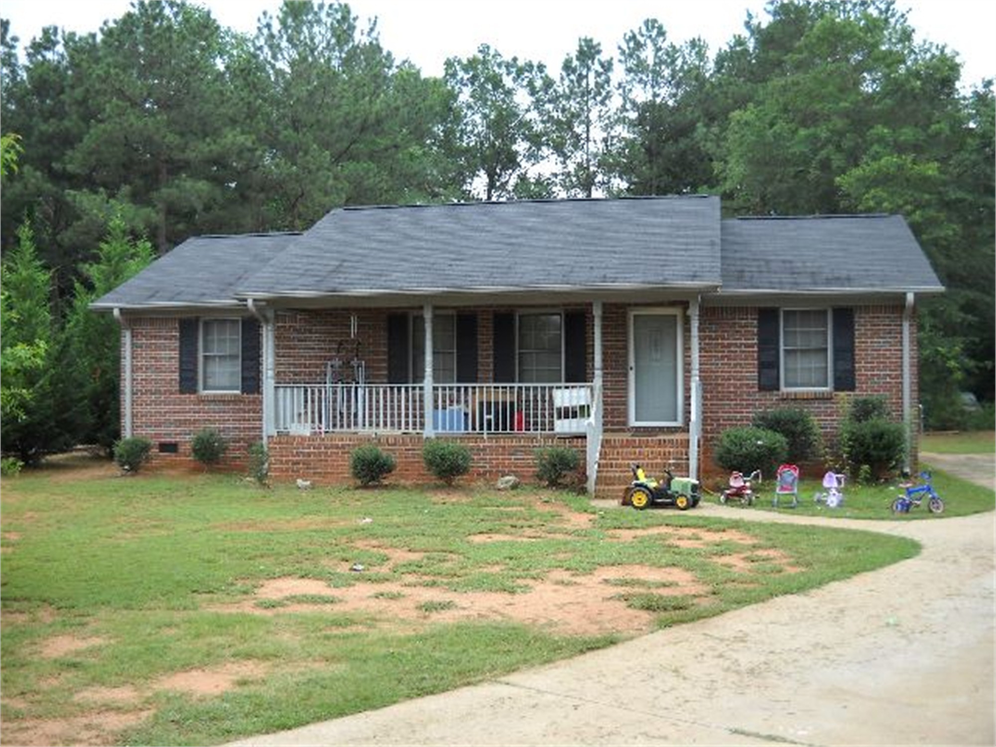 81 Fay Kight Cir, Hartwell, GA 30643-1375