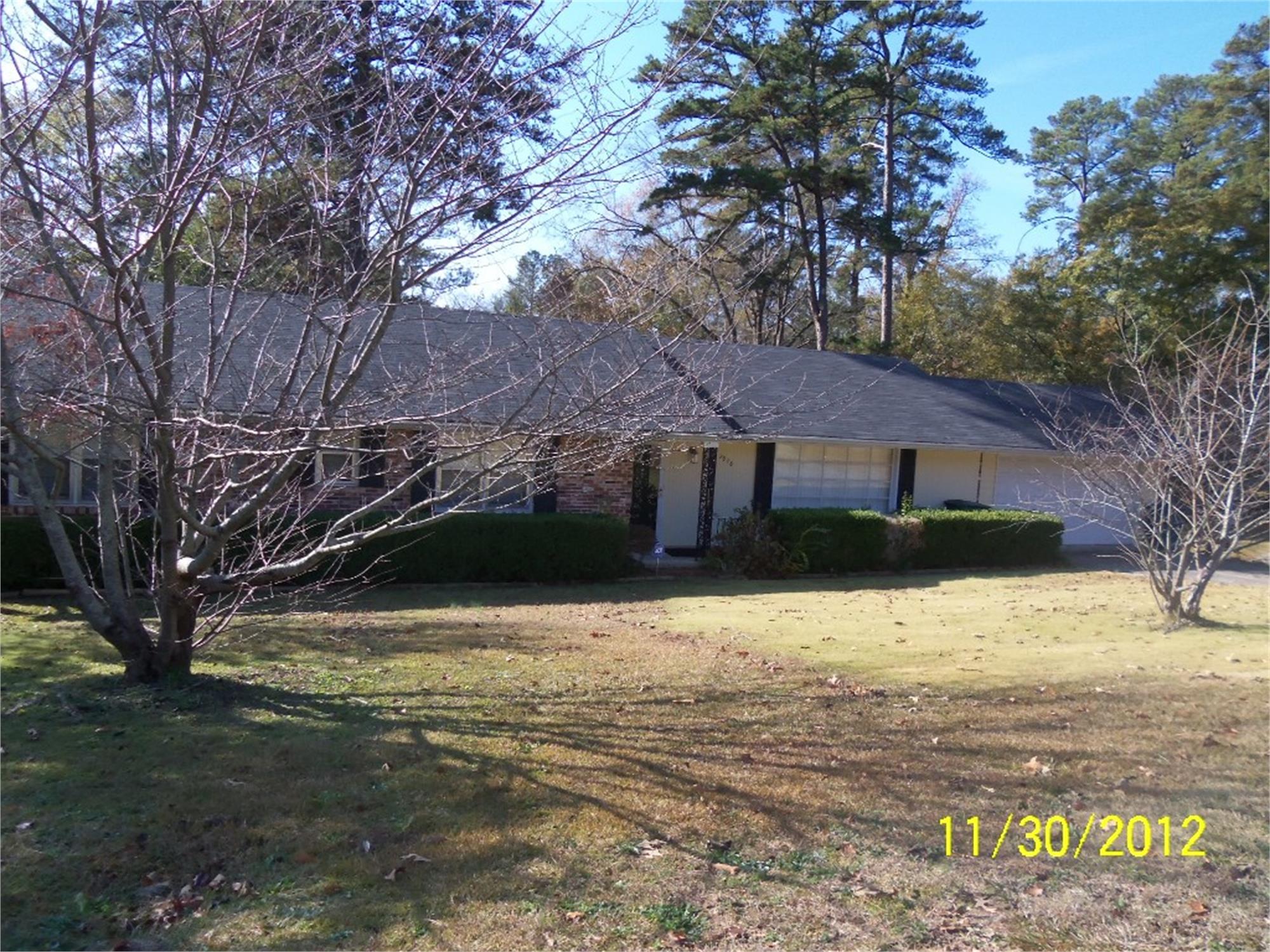 2948 Southshore Dr, Macon, GA 31204-1144