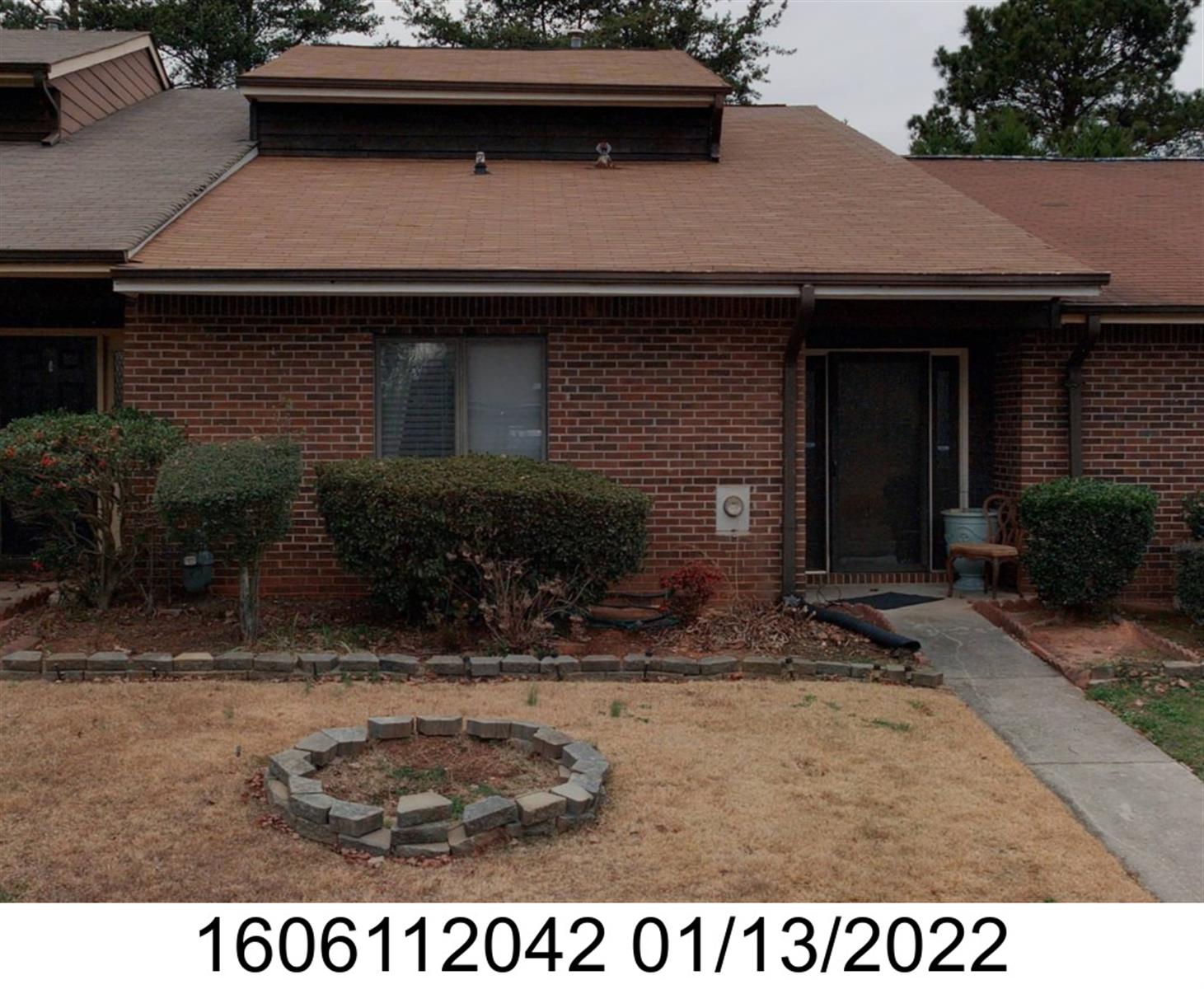 1481 Stoneleigh Cir, Stone Mountain, GA 30088-3437
