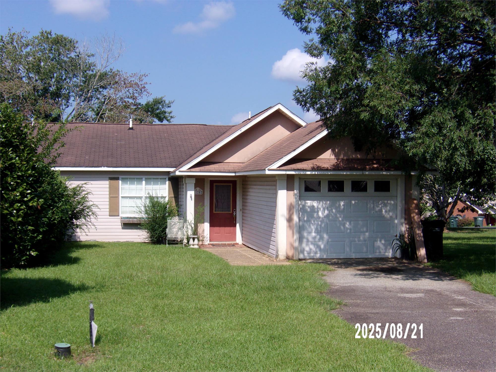 125 Courtyard Dr, Thomasville, GA 31757-4877