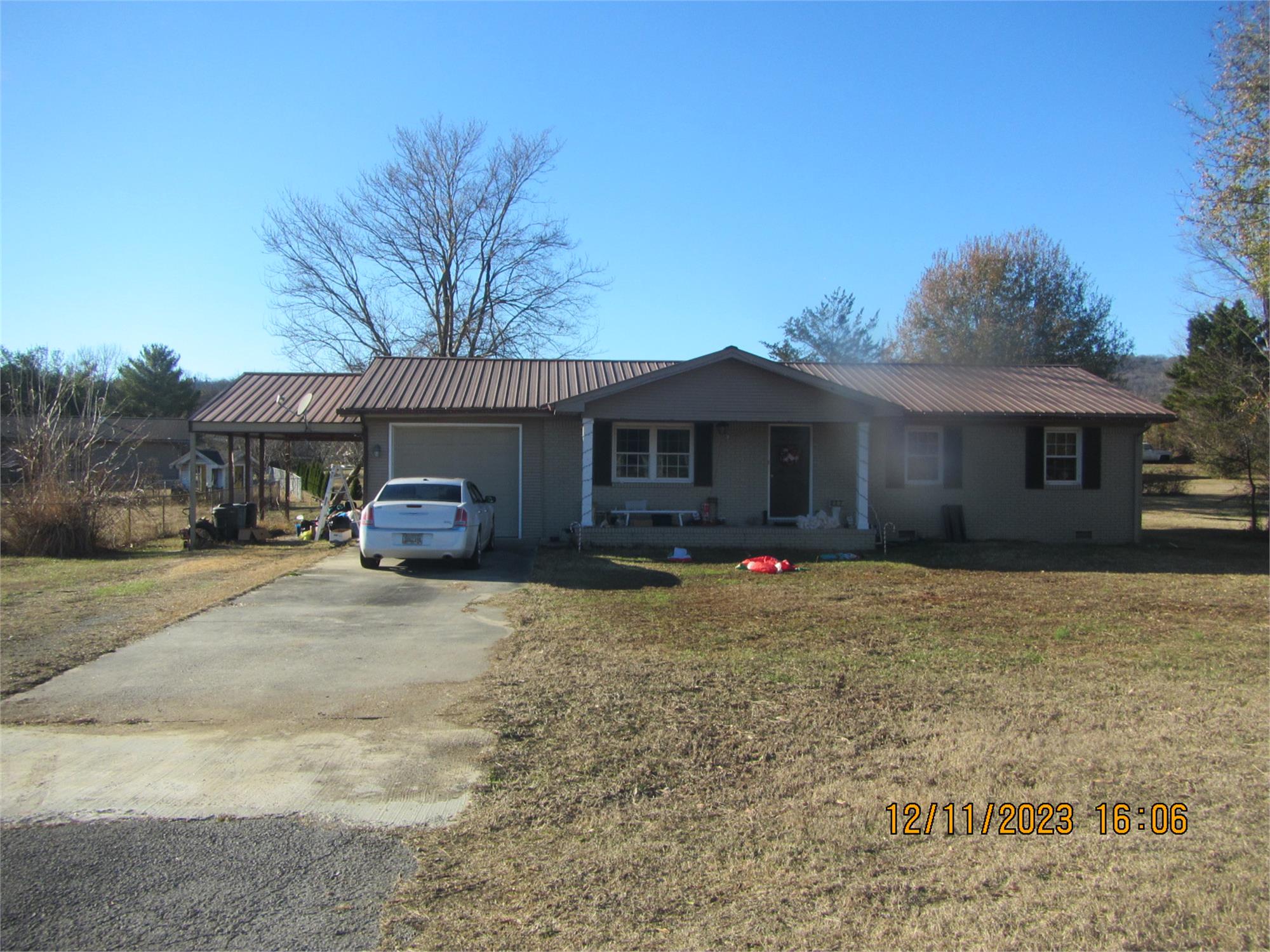 227 Rosewood Dr, Trenton, GA 30752-3017