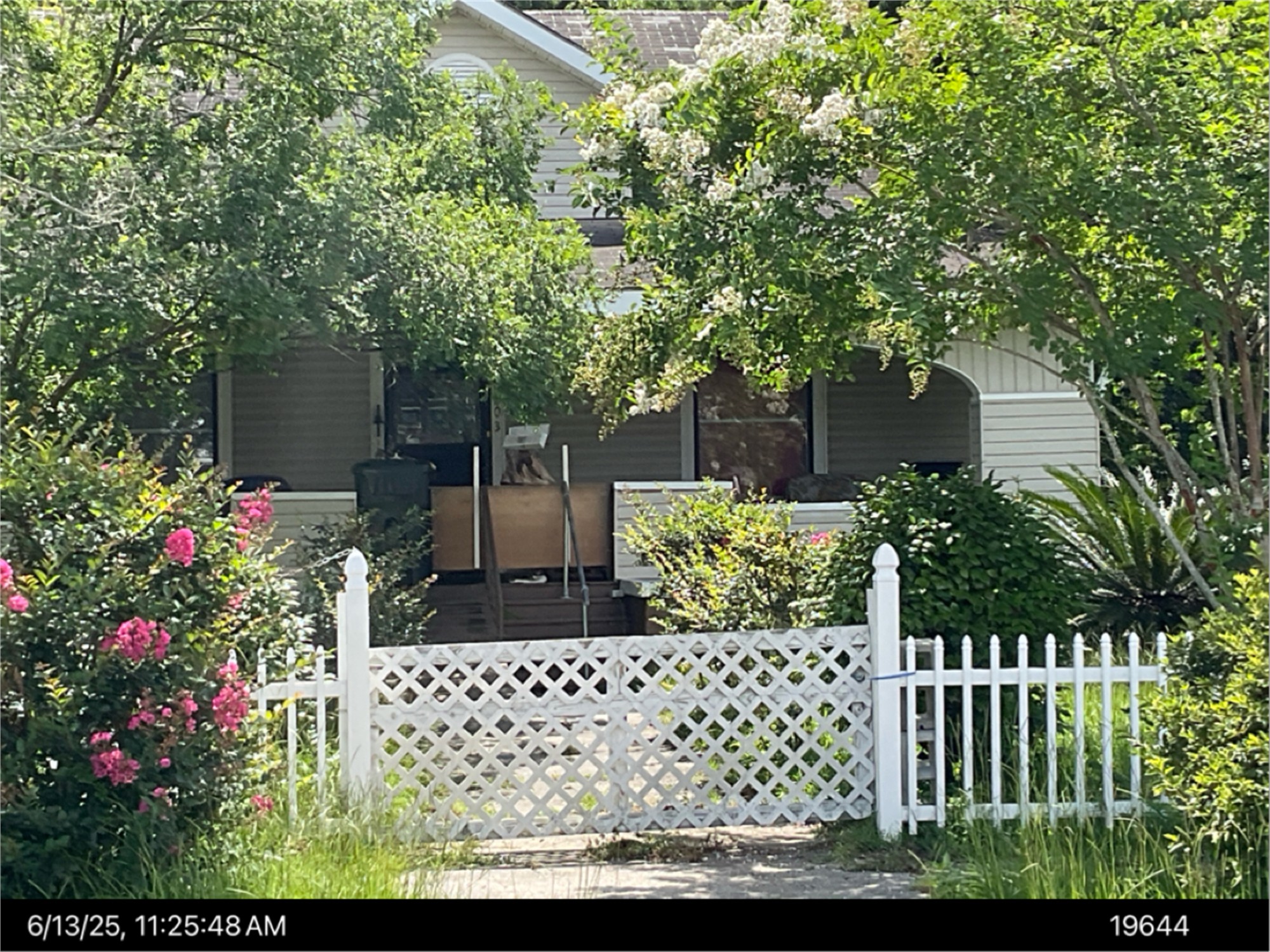 403 Gilmore St, Waycross, GA 31501-2163