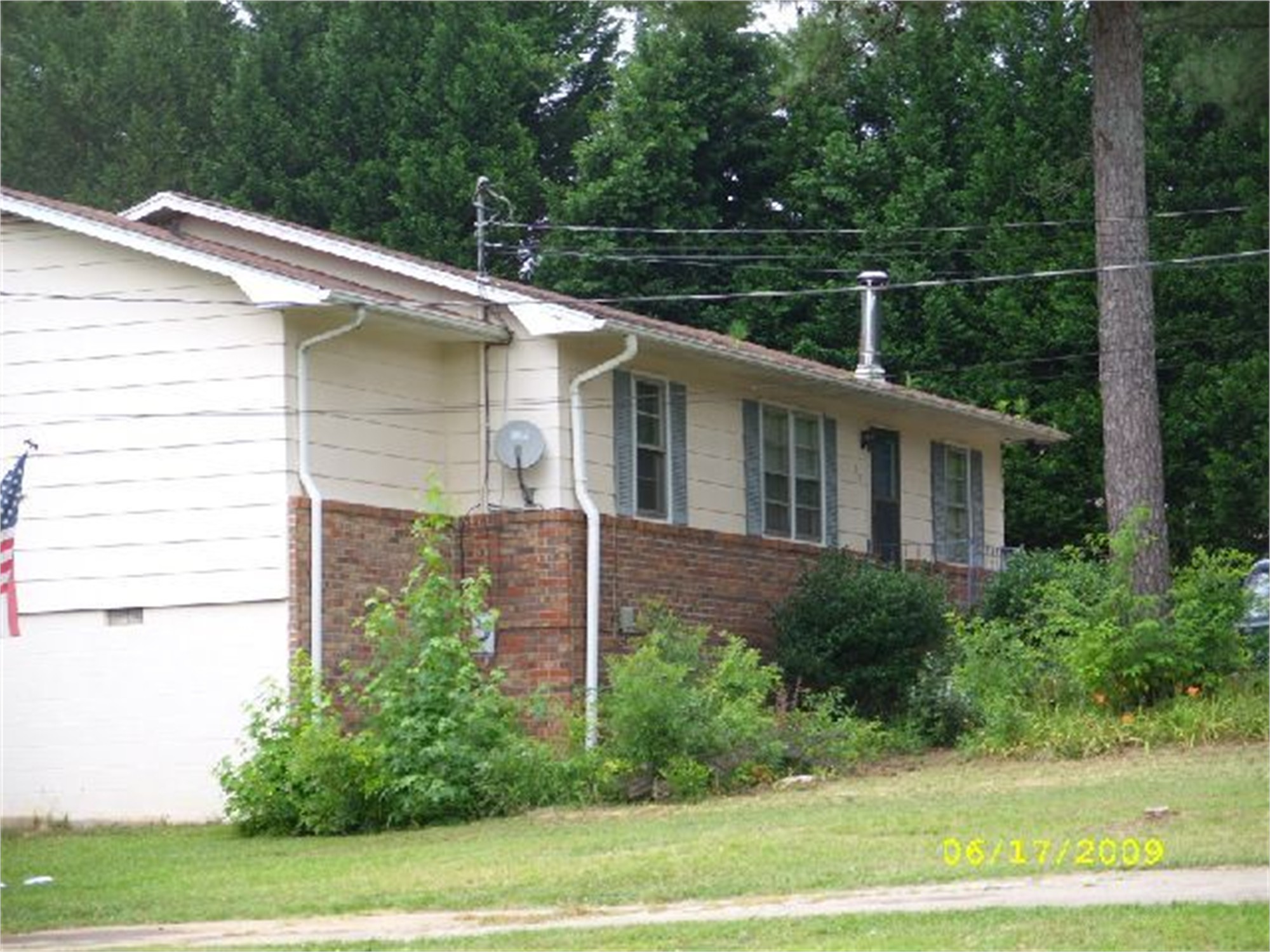 30 Hillcrest Dr, Hartwell, GA 30643-2060