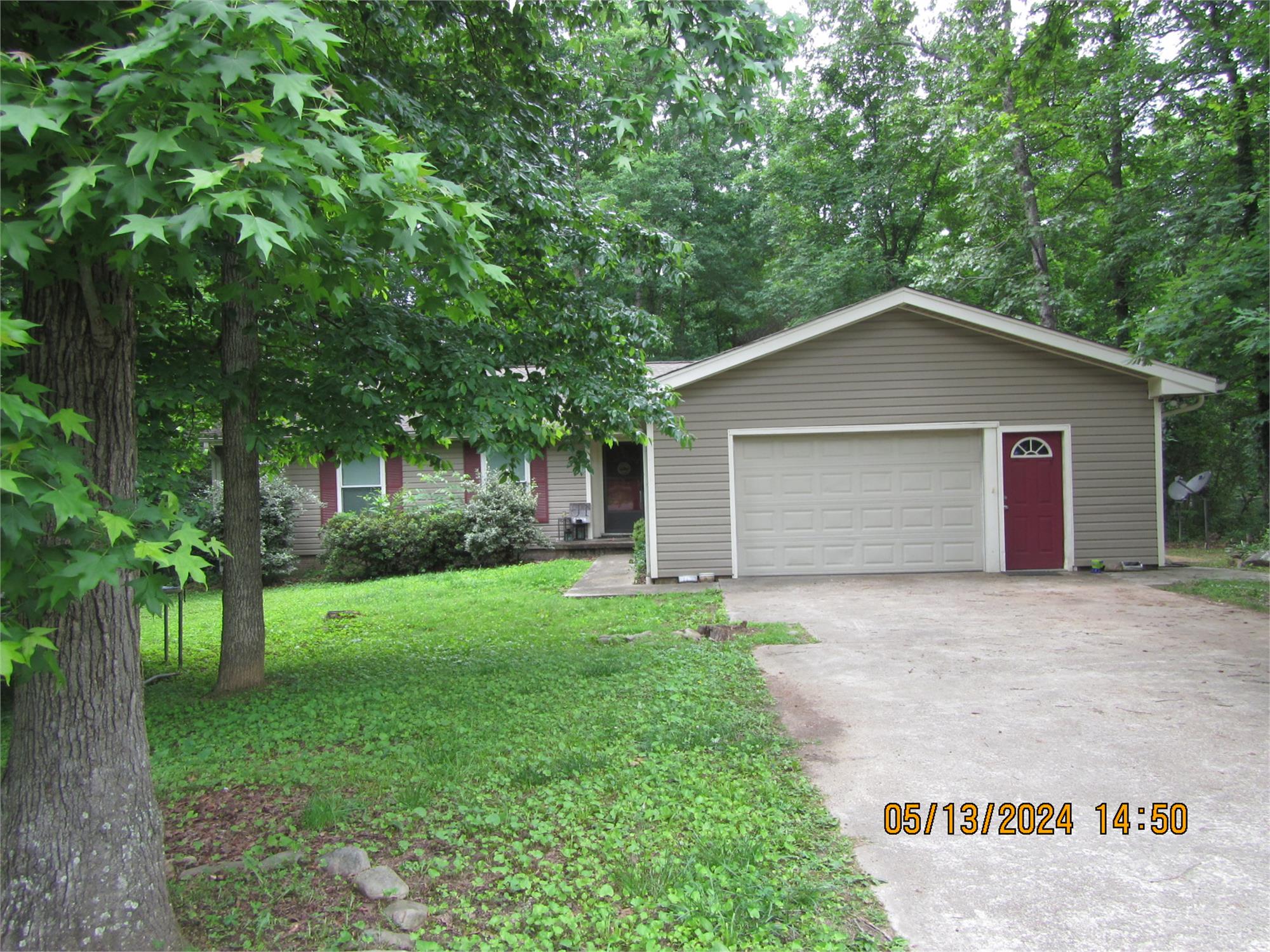 391 Canyon Park Dr, Trenton, GA 30752-2638