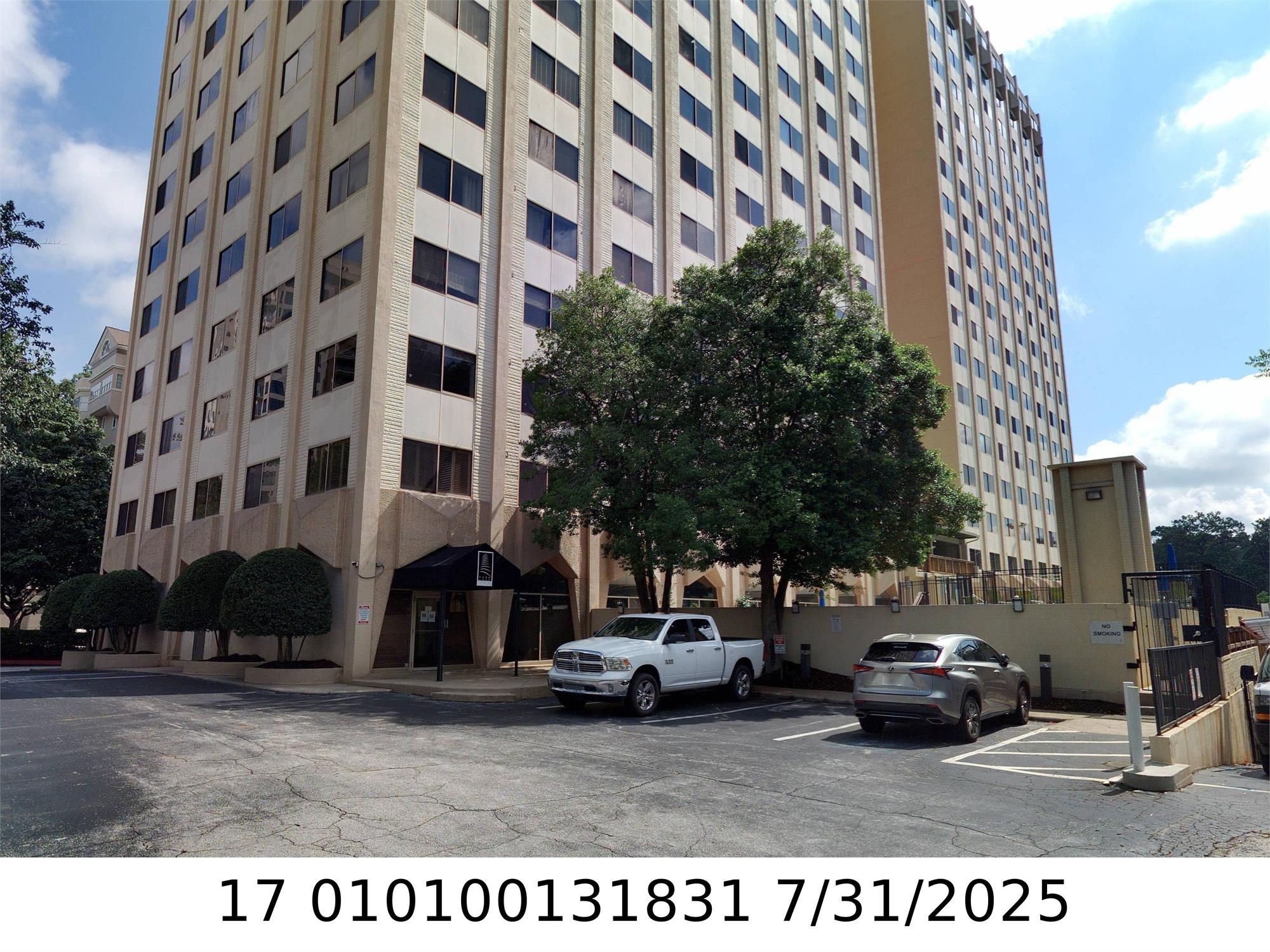 2479 Peachtree Rd Ne, Atlanta, GA 30305-4100