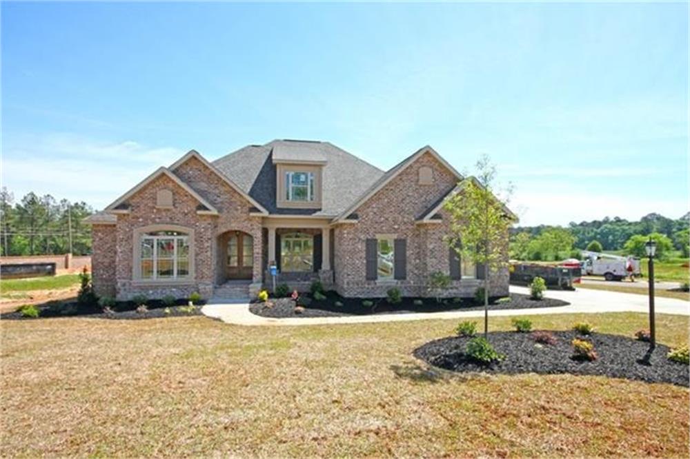 607 Mccarley Downs Dr, Bonaire, GA 31005-3874