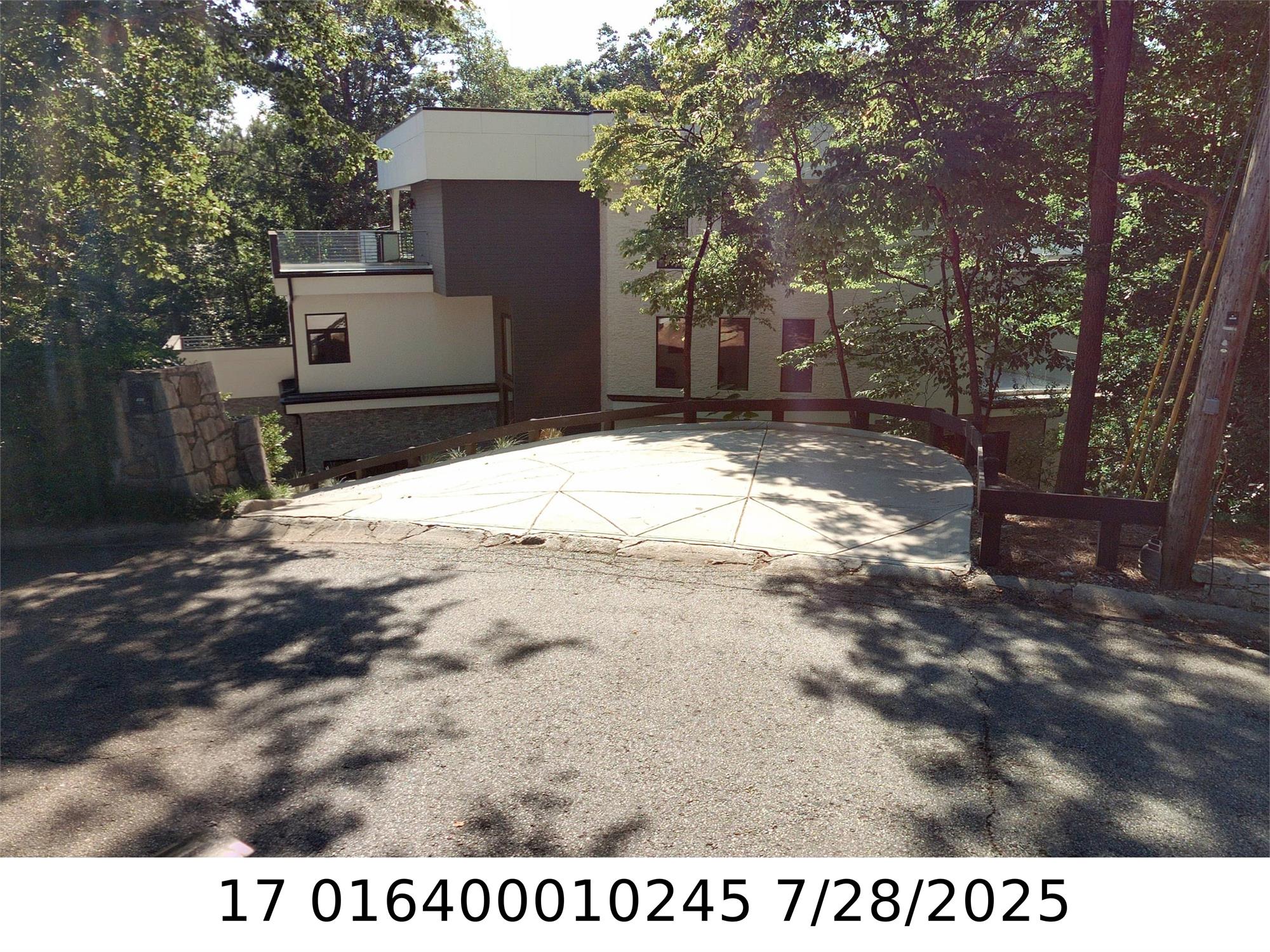 600 Colebrook Ct Nw, Atlanta, GA 30327-4710