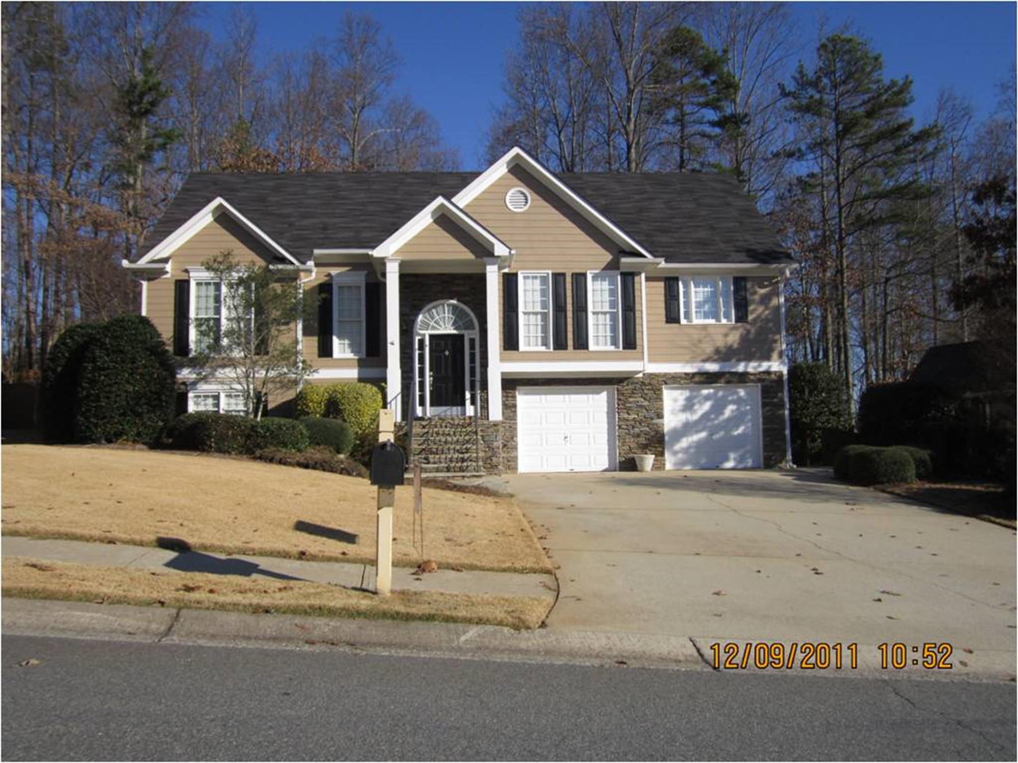 637 Valleyside Dr, Dallas, GA 30157-9393