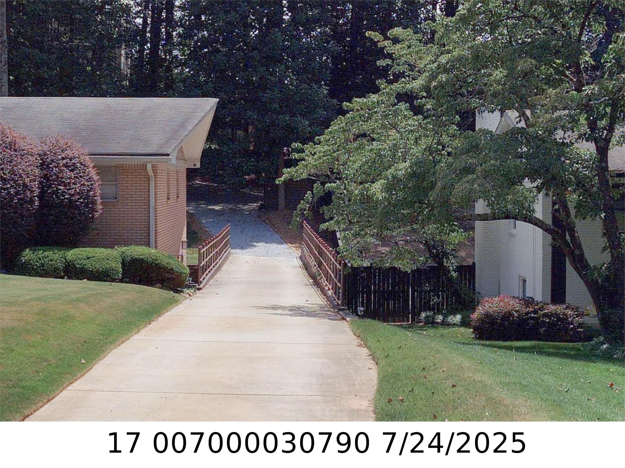 5724 Kayron Dr, Atlanta, GA 30328-5120
