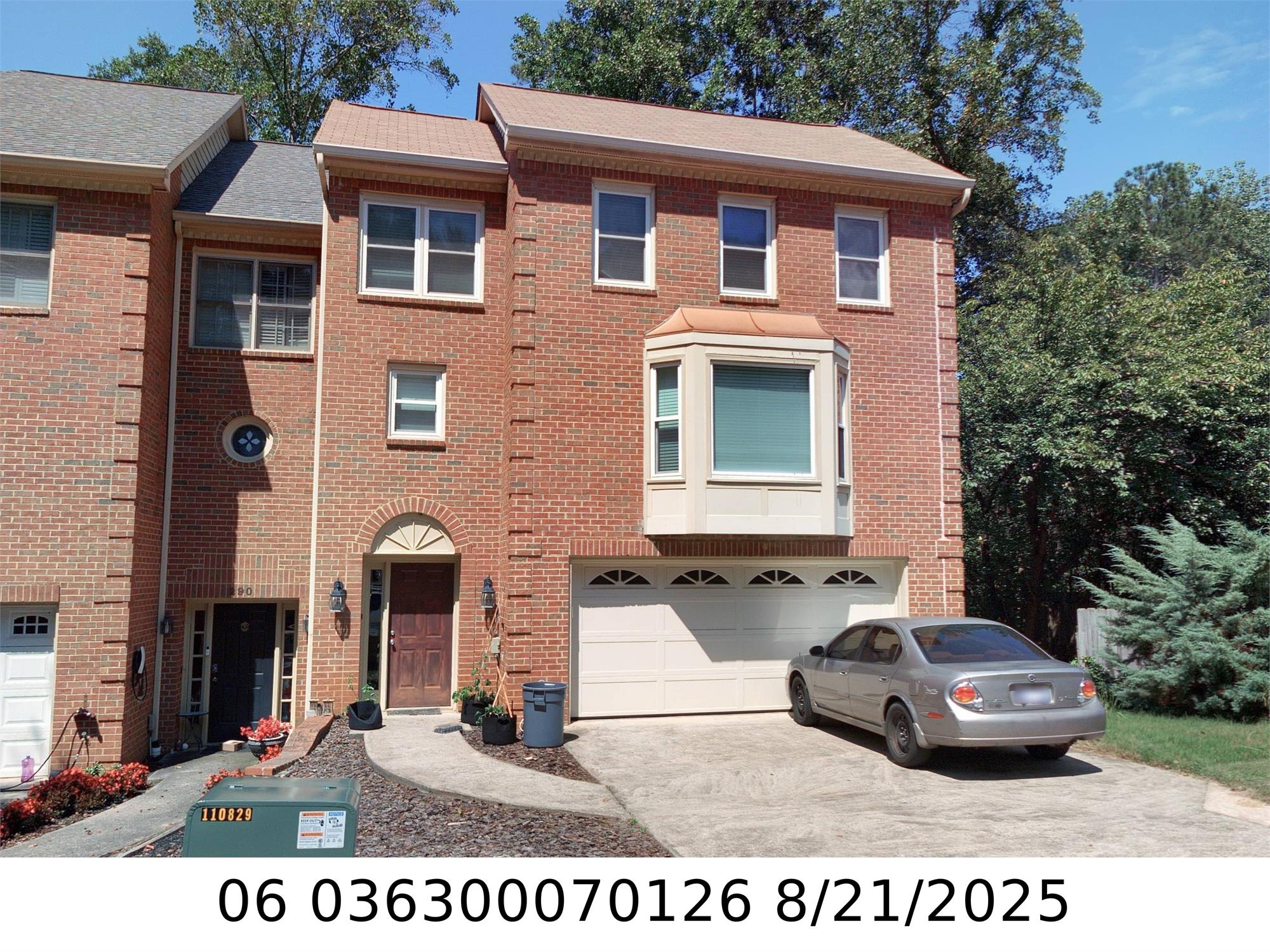 300 Dunwoody Creek Cir, Atlanta, GA 30350-2907