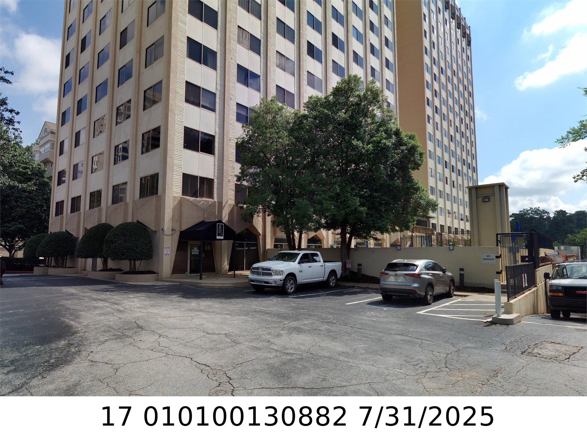 2479 Peachtree Rd Ne, Atlanta, GA 30305-4100