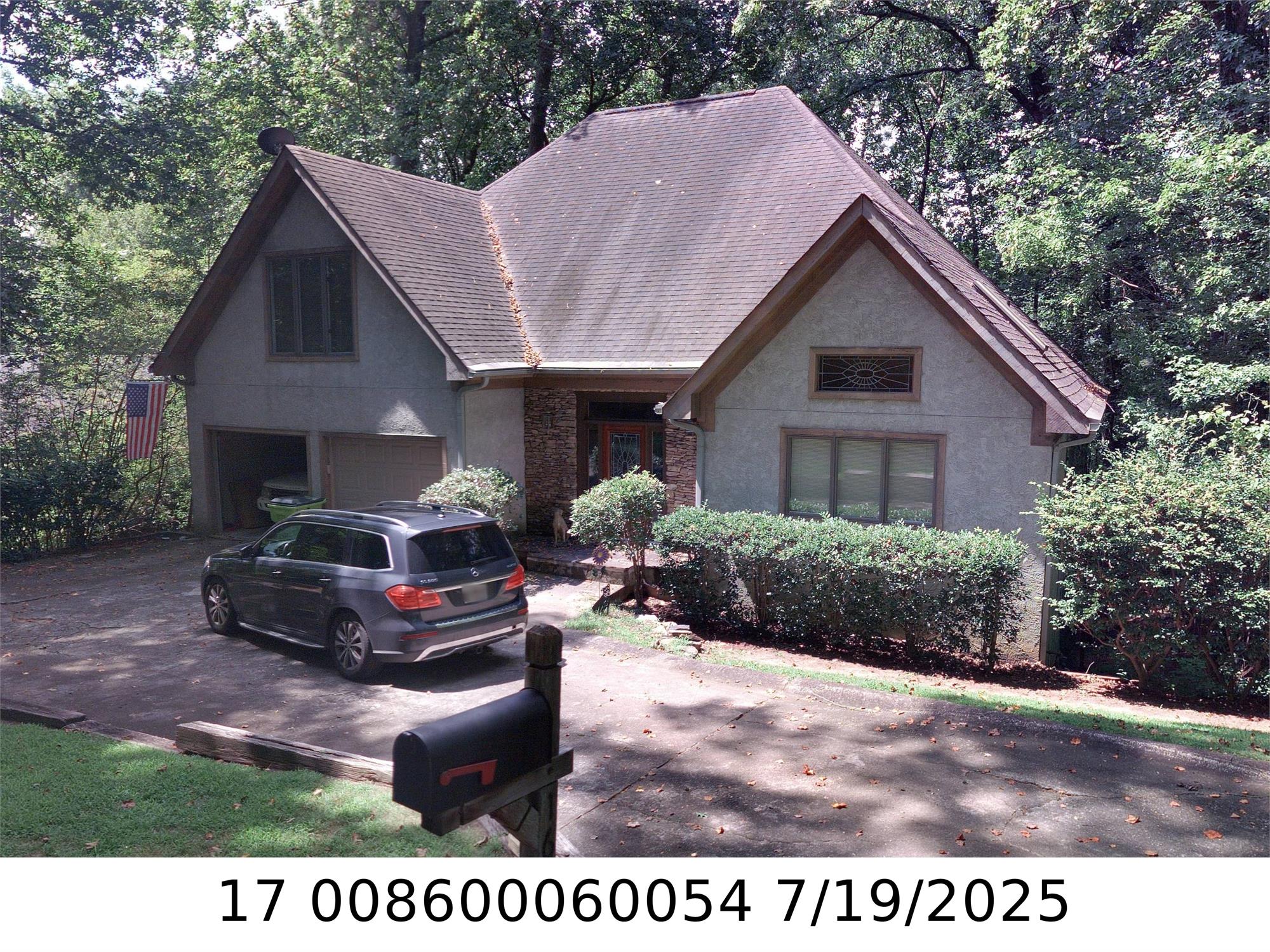 160 Seville Chas, Atlanta, GA 30328-1969