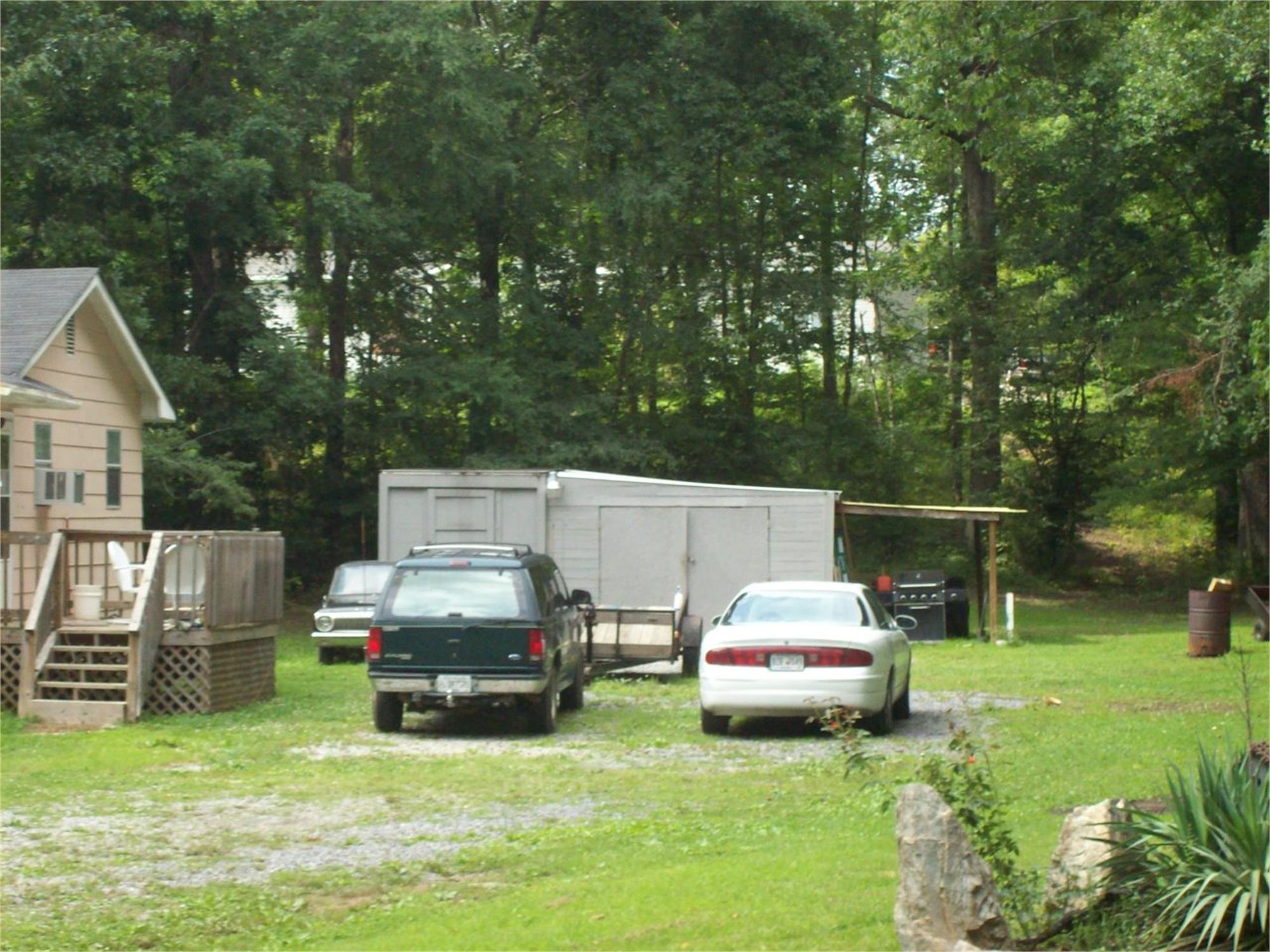 611 Wilbanks Rd, Chatsworth, GA 30705-6729
